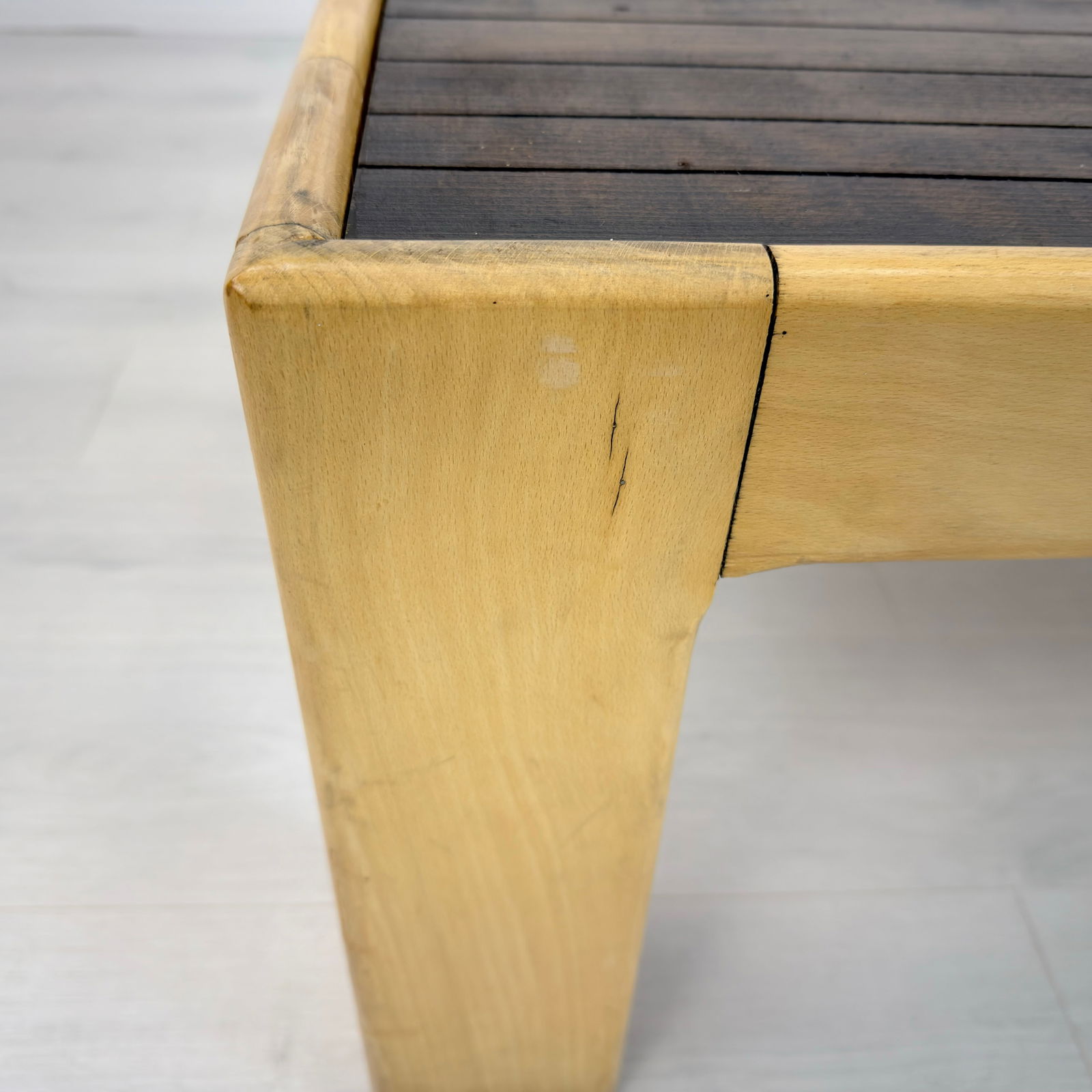 SCANDINAVIAN COFFEE TABLE - 8