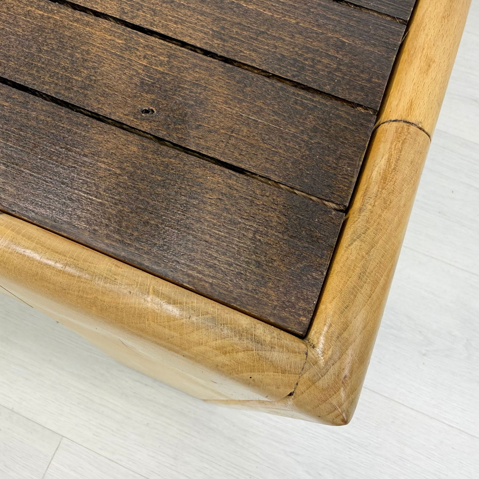 SCANDINAVIAN COFFEE TABLE - 9