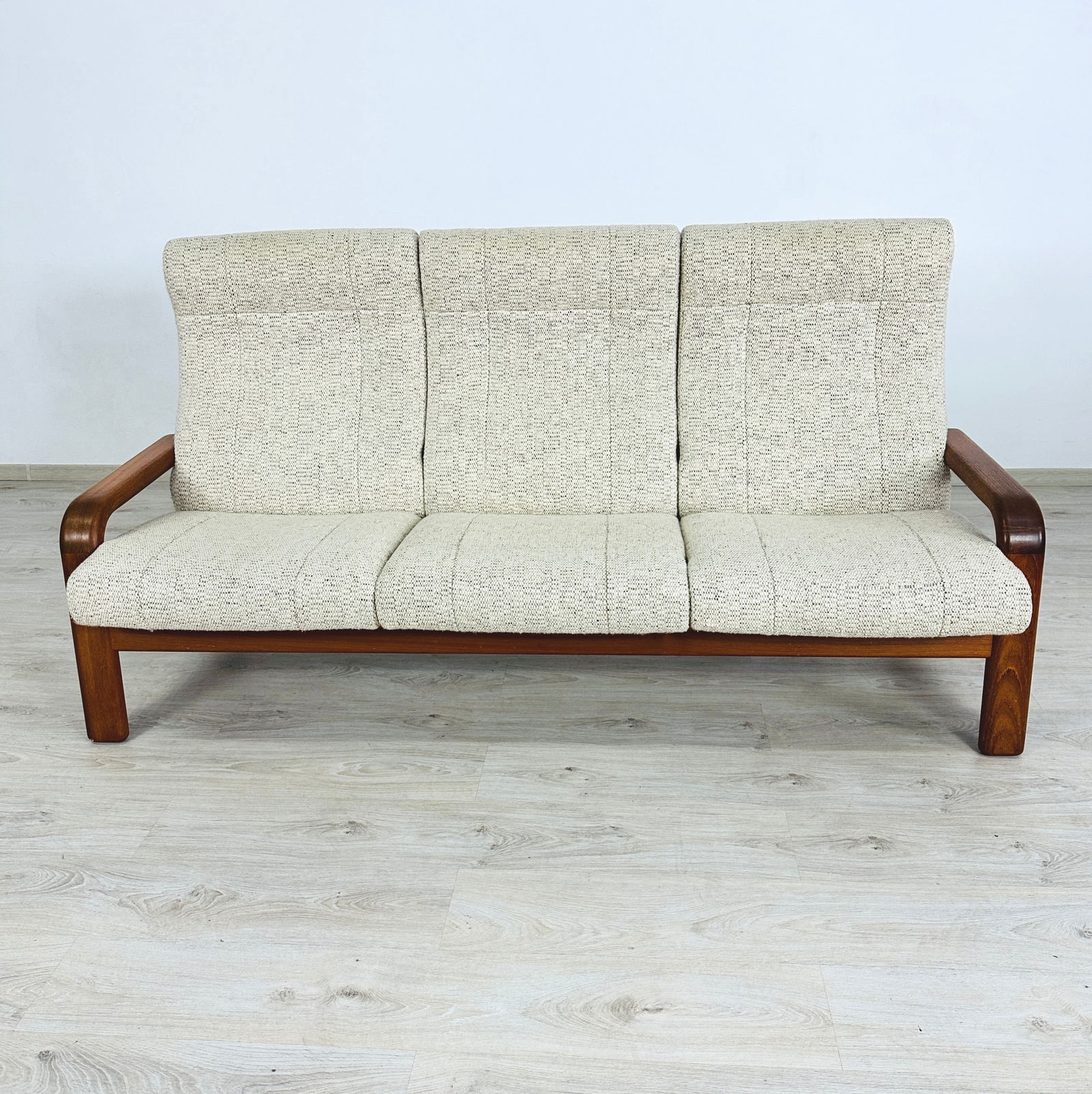 HS DESIGN THREE-SEATER SOFA - 2