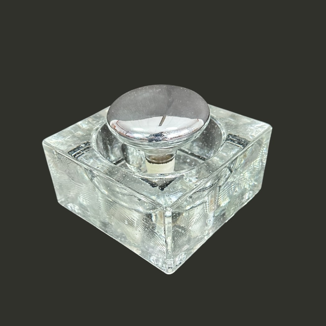 ICE CUBE WALL LIGHT BY WILA MUNICH: Dimensions: H 2.5” x W 4.7” x D 4.7”. Vintage German Ice cube transparent glass wall light by Wila Munich.