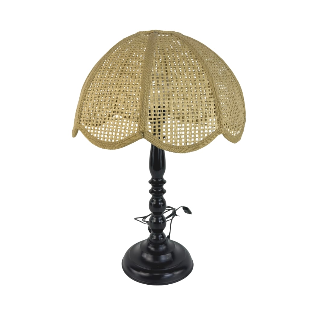 VINTAGE RATTAN TABLE LAMP (1 of 7)