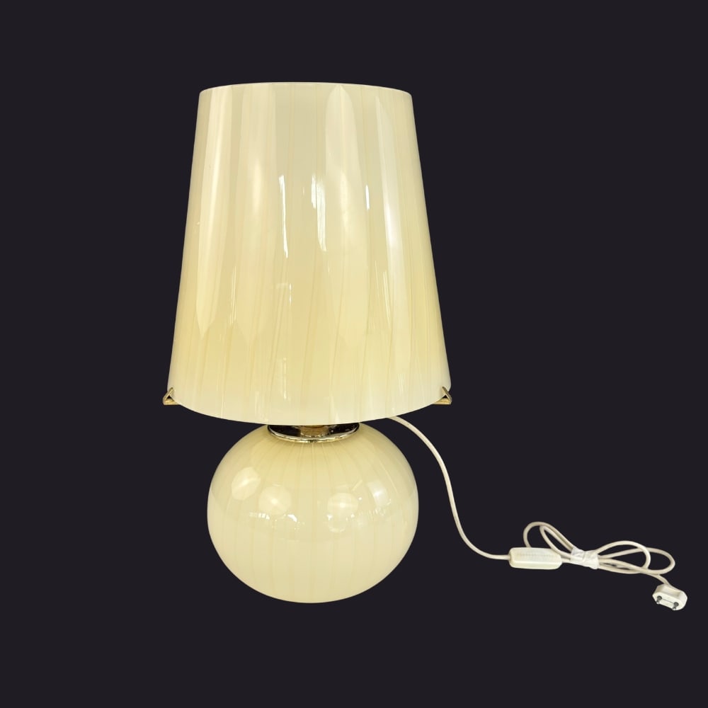 ITALIAN MUSHROOM TABLE LAMP: Dimensions: H 23” x W 13.5”. Vintage mushroom glass table lamp with glass shade. Manifattura Italiana
