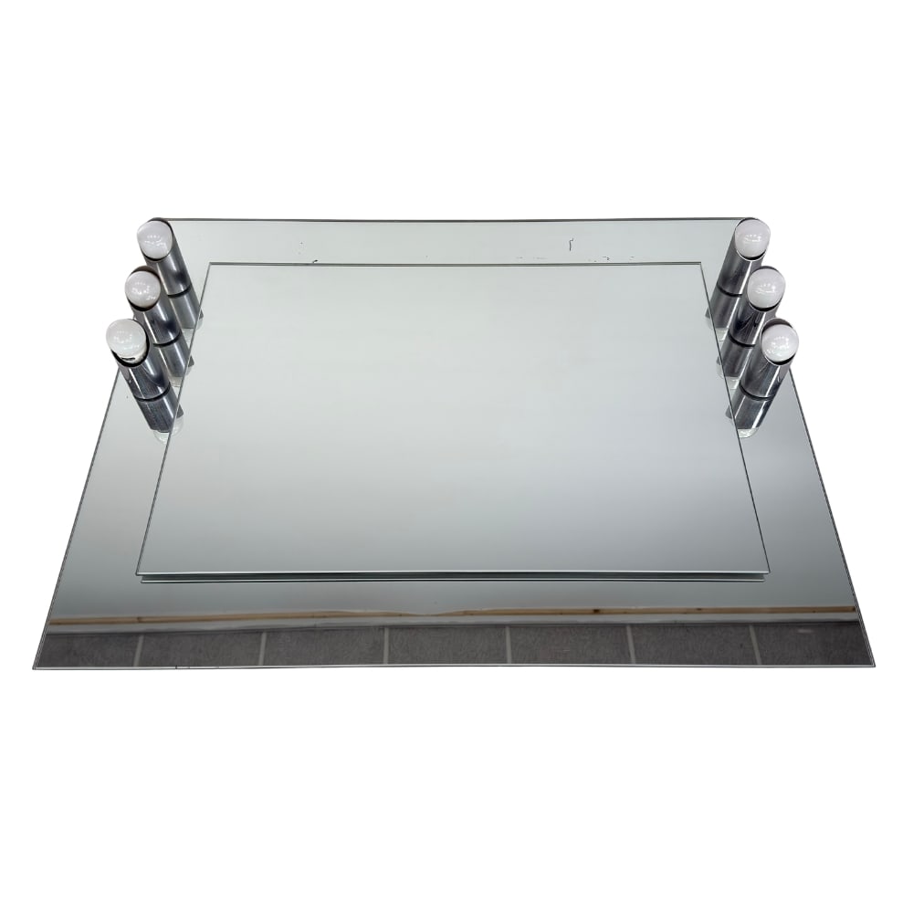 ITALIAN WALL MIRROR: Dimensions: H 27.5” x W 34.5”. Vintage vanity wall mirror with 6 lights. Manifattura Italiana