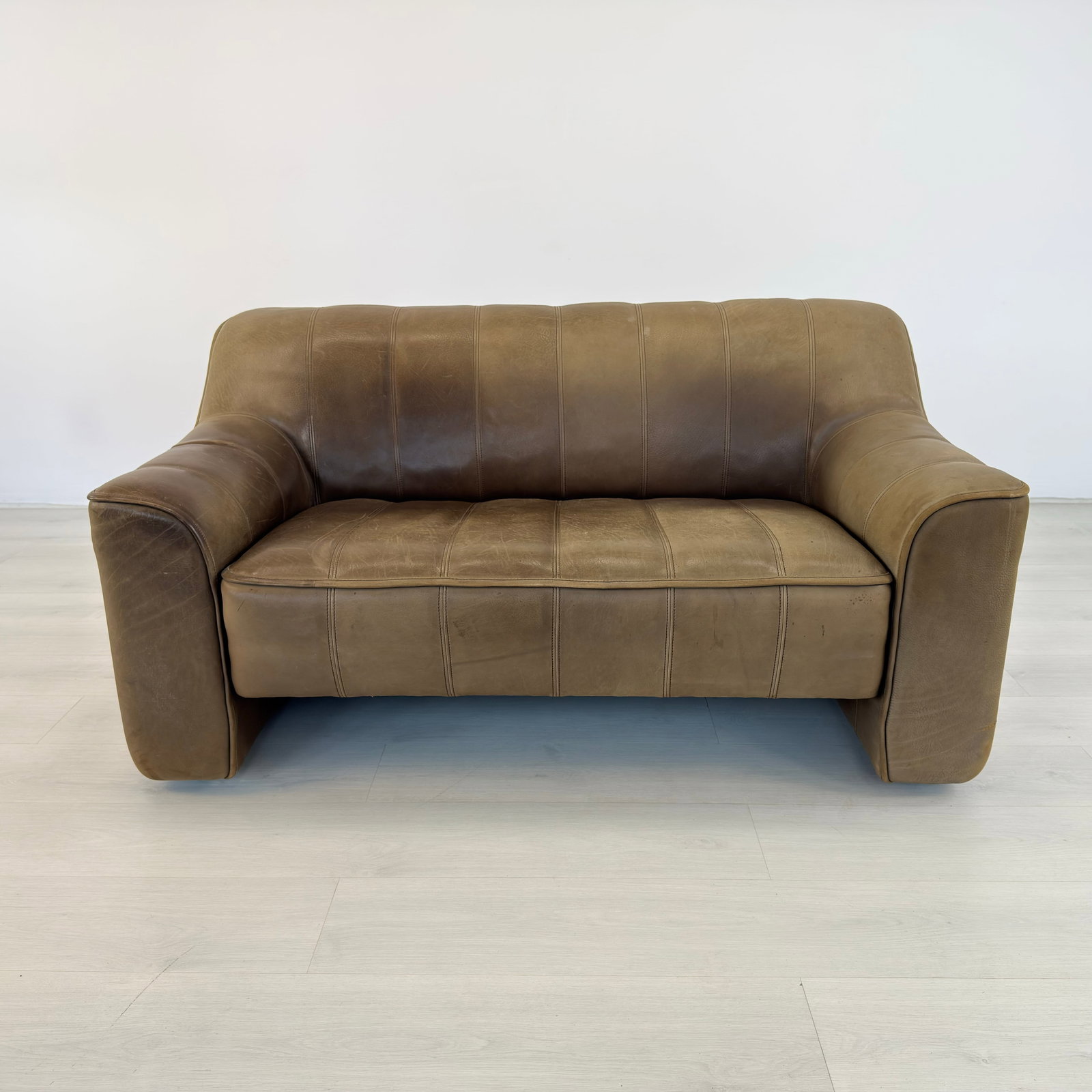 DE SEDE DS-44 LEATHER SOFA - 2
