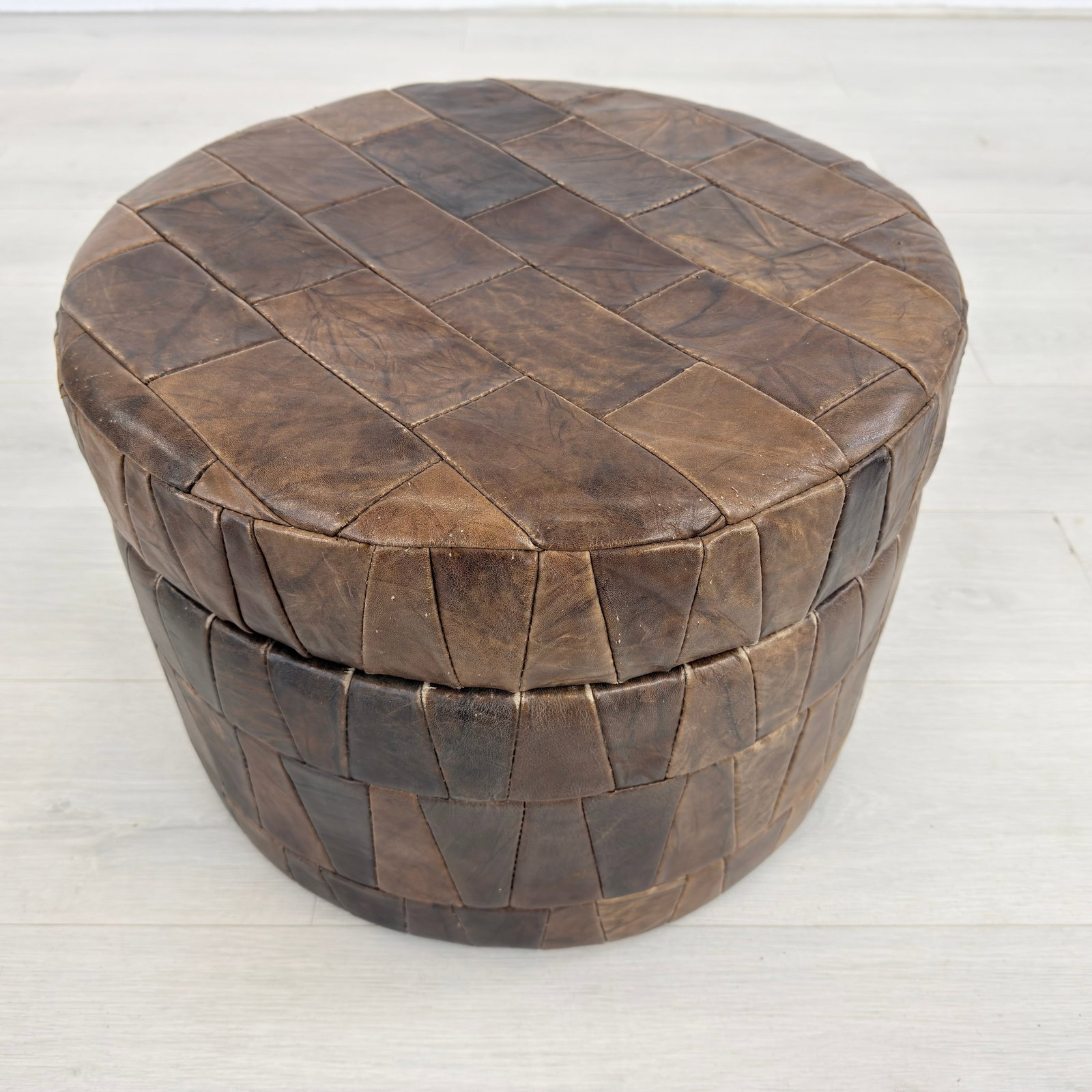 DE SEDE LEATHER POUF - 3