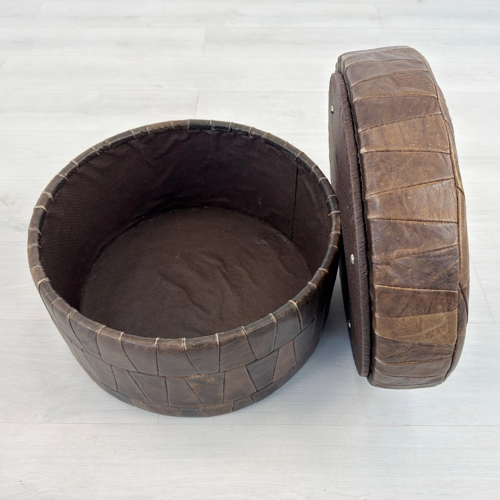 DE SEDE LEATHER POUF - 4