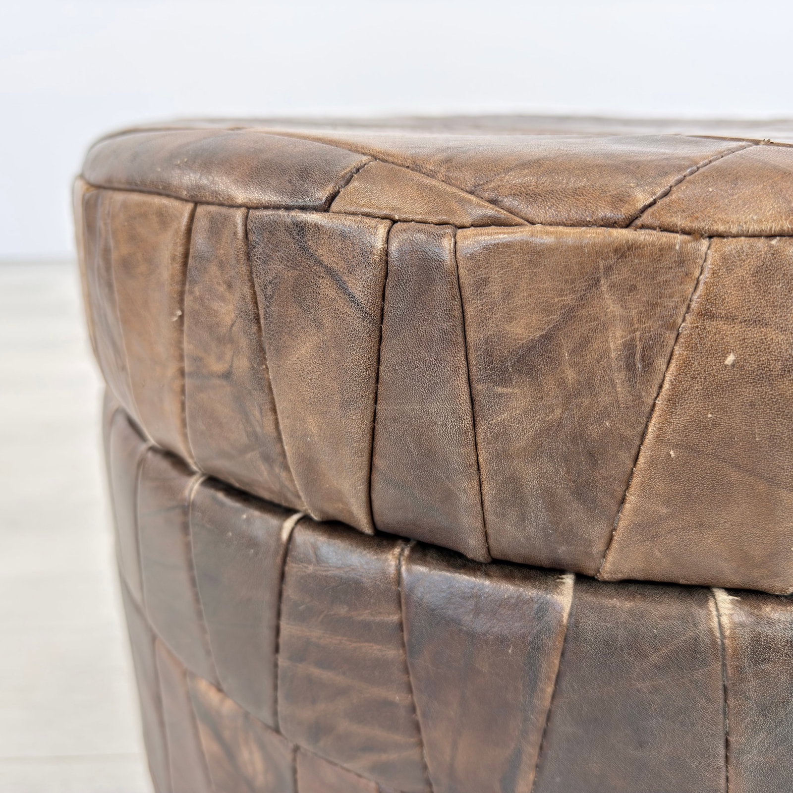 DE SEDE LEATHER POUF - 6