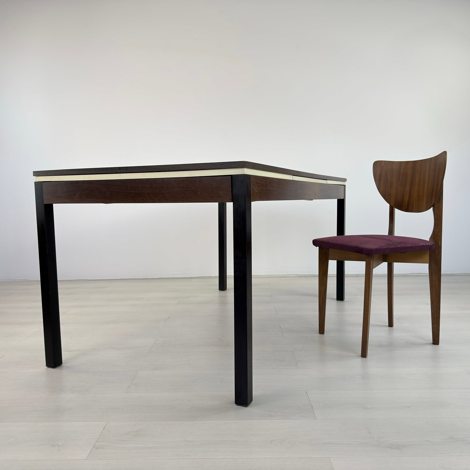 SCANDINAVIAN EXTENDABLE DINING TABLE - 15