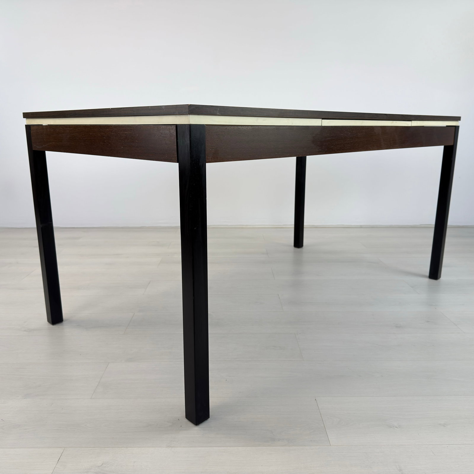 SCANDINAVIAN EXTENDABLE DINING TABLE - 4