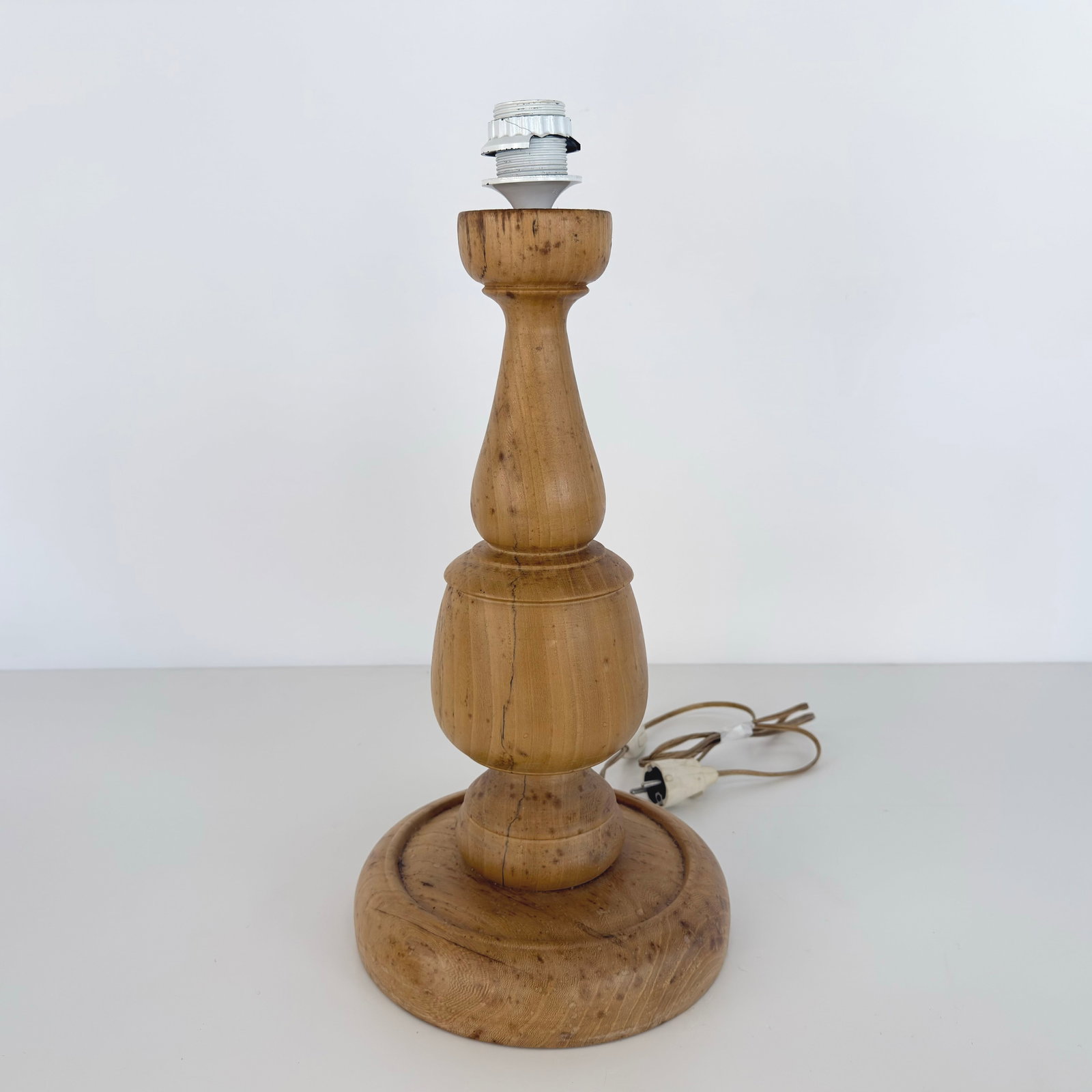 VINTAGE TABLE LAMP - 5