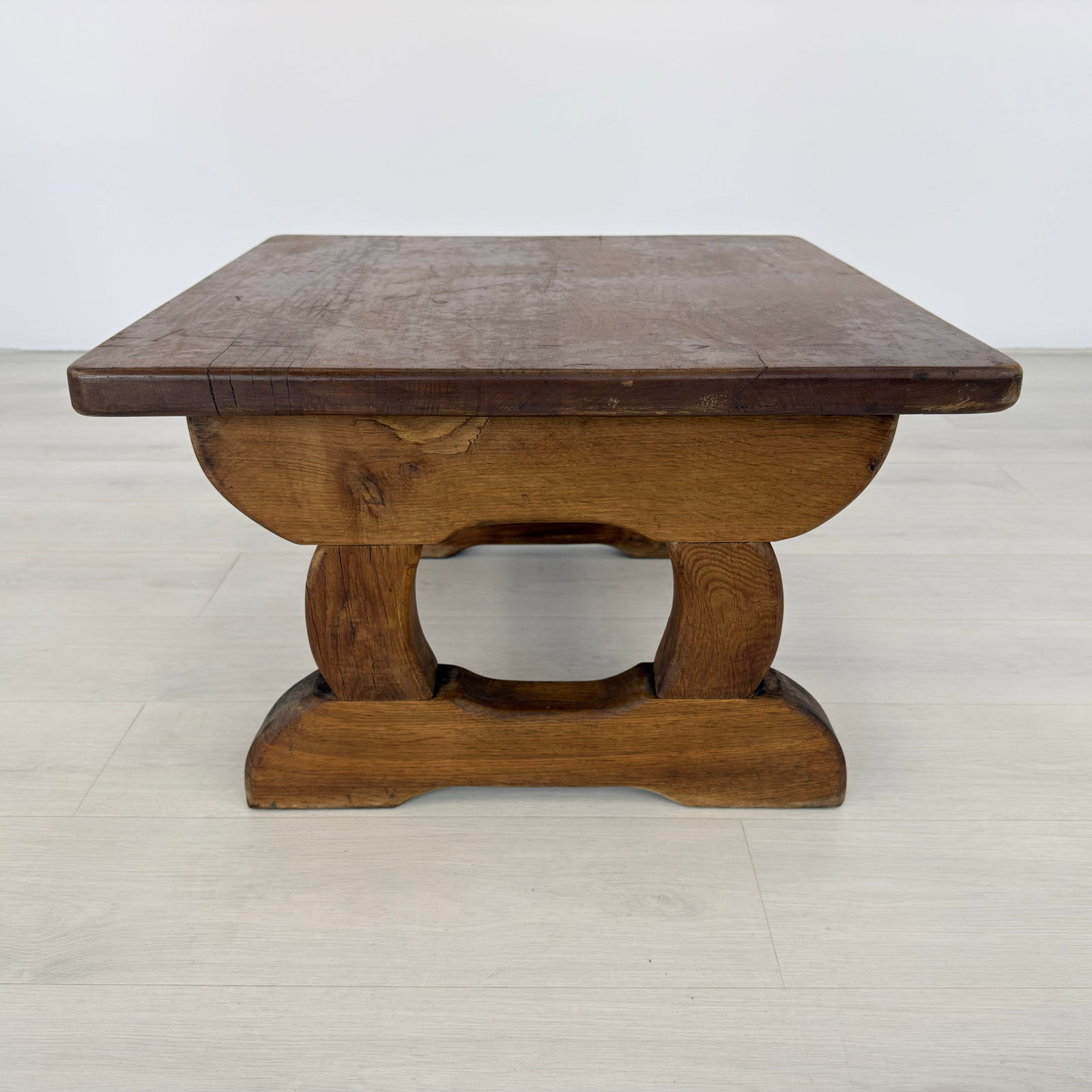 RUSTIC COFFEE TABLE - 2