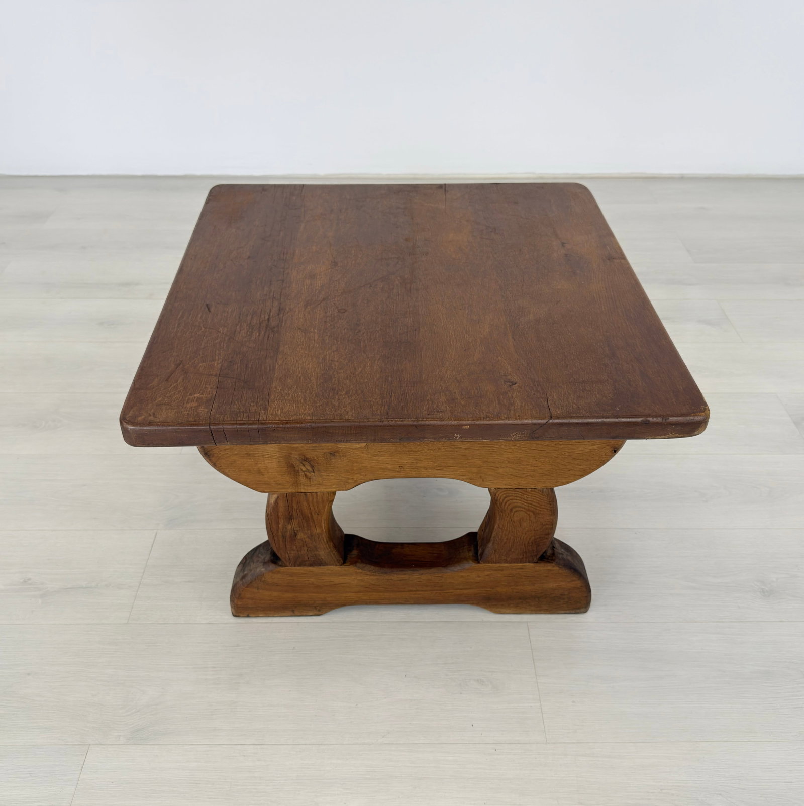 RUSTIC COFFEE TABLE - 4