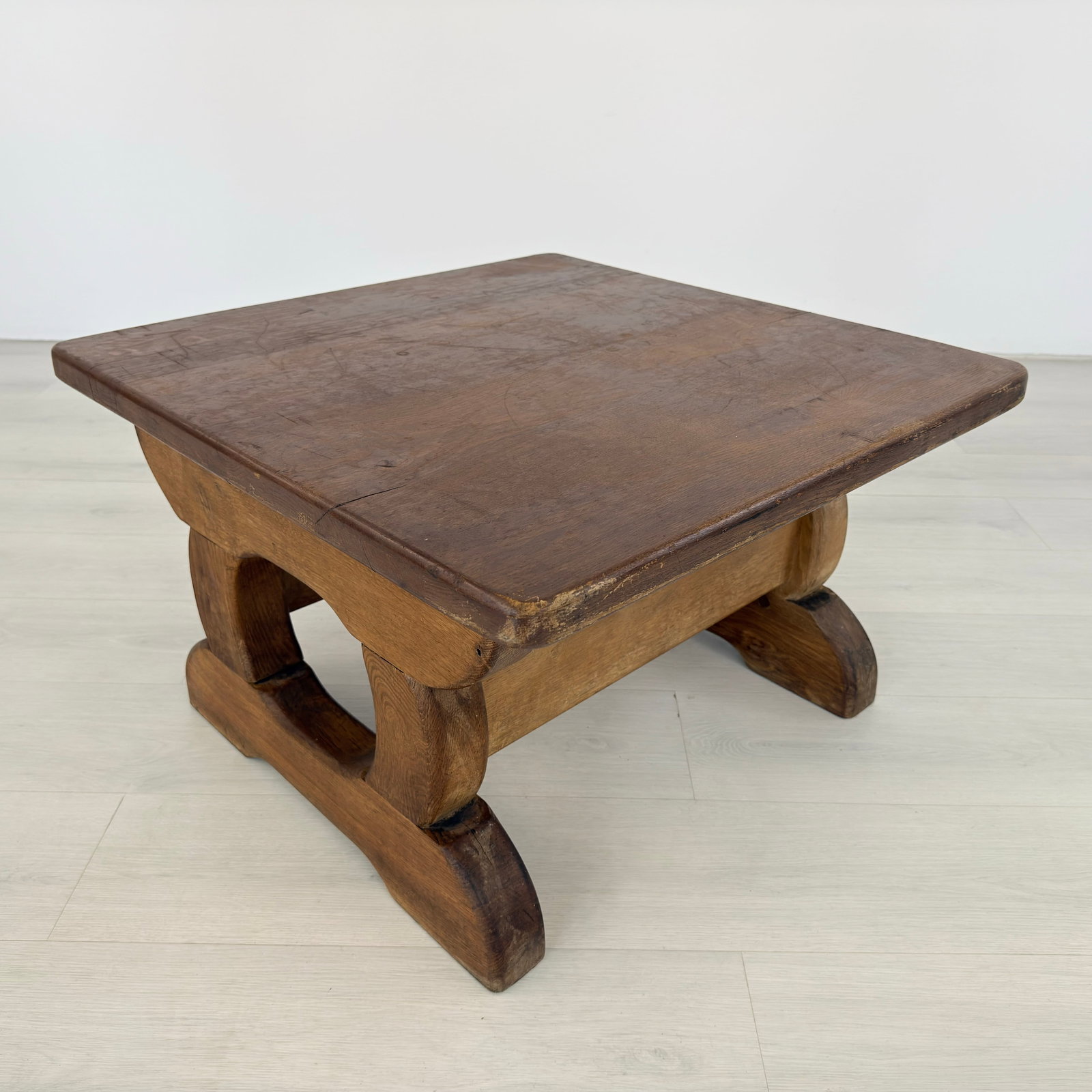 RUSTIC COFFEE TABLE - 5
