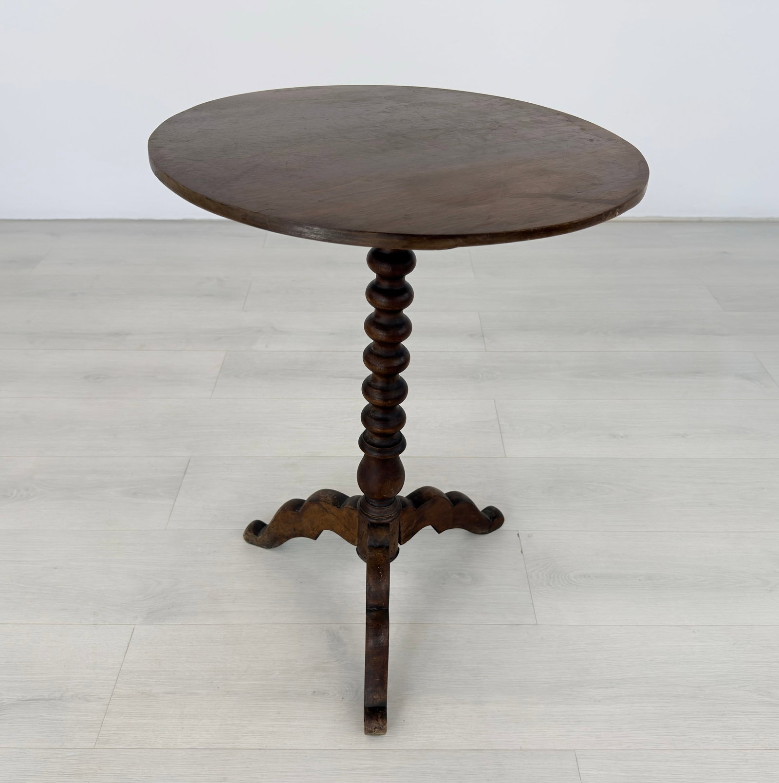 ANTIQUE VICTORIAN SIDE TABLE - 4