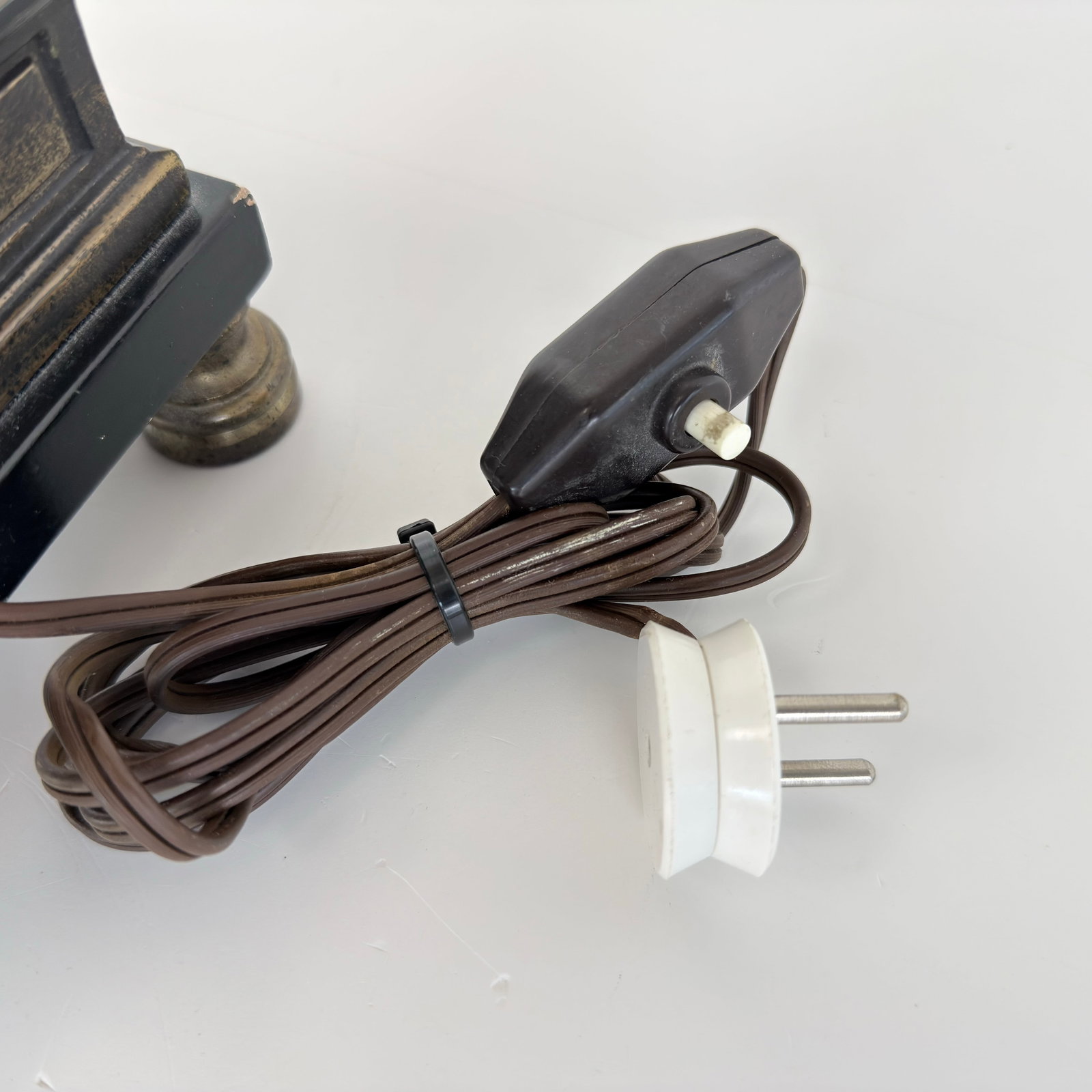 FREDERICK COOPER TABLE LAMP - 8