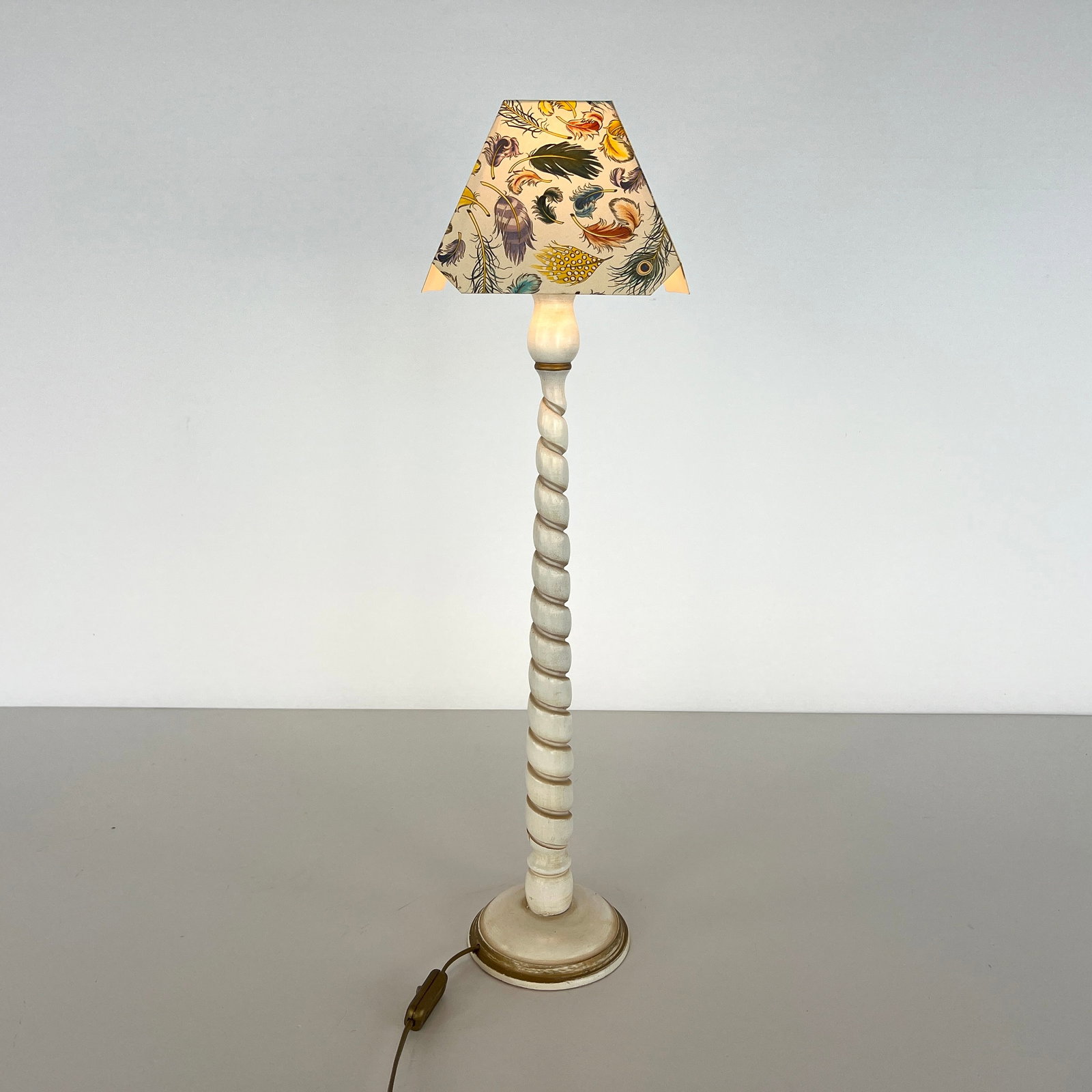 TWISTED FLOOR LAMP - 3