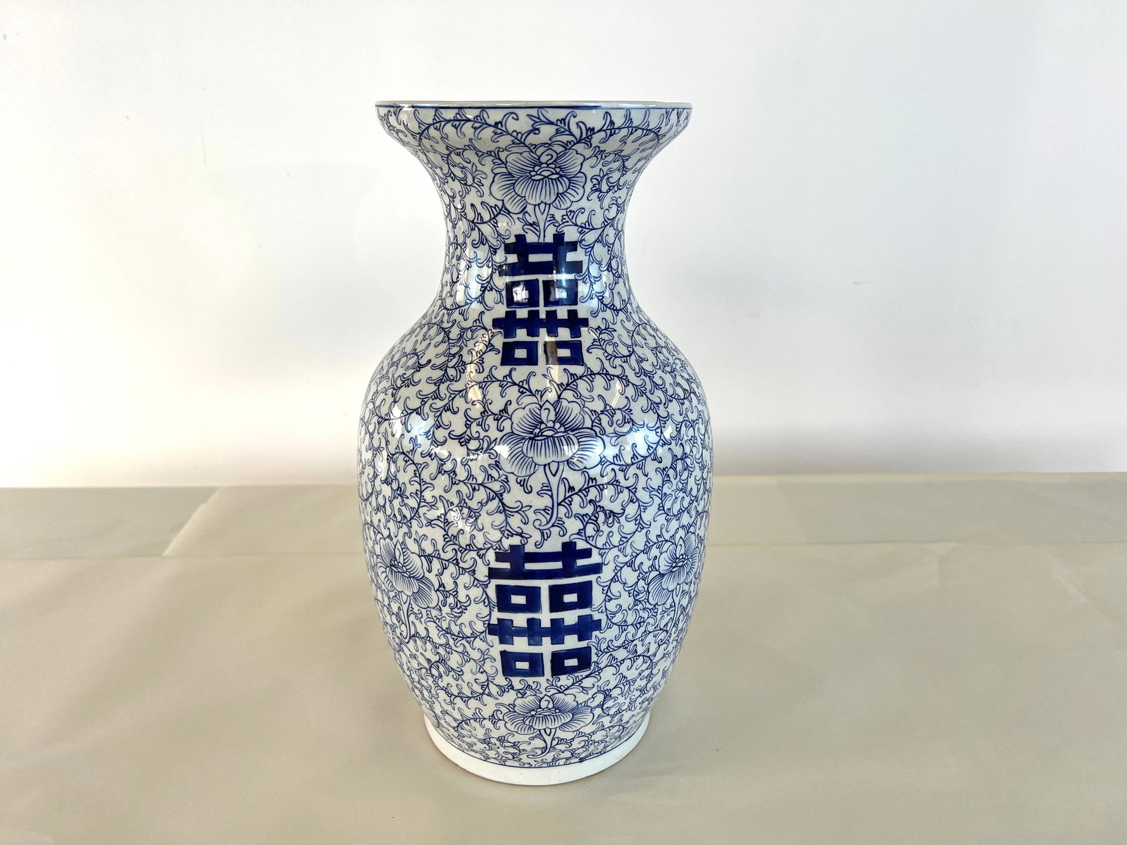 CHINESE PORCELAIN DOUBLE HAPPINESS VASE (1 of 6)