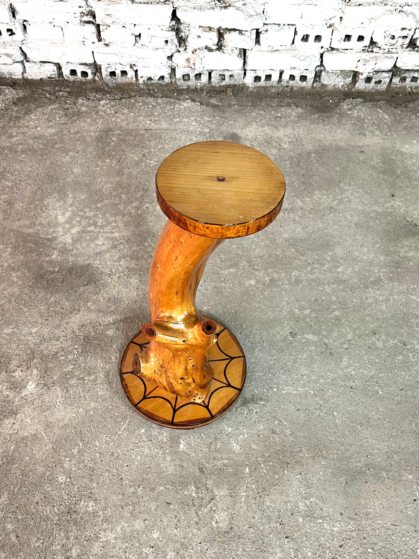 RUSTIC PLANT STAND - 3