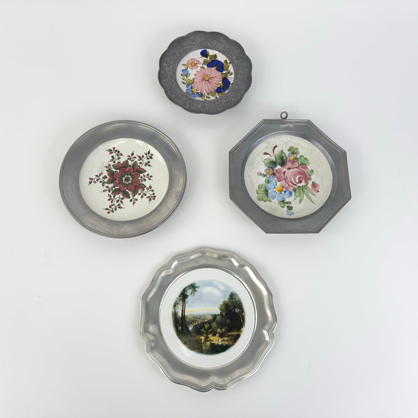 (4) VINTAGE HAND-PAINTED WALL PLATES (1 of 7)