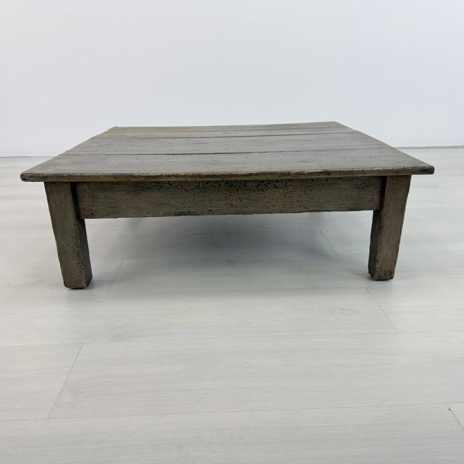 RUSTIC COFFEE TABLE - 5
