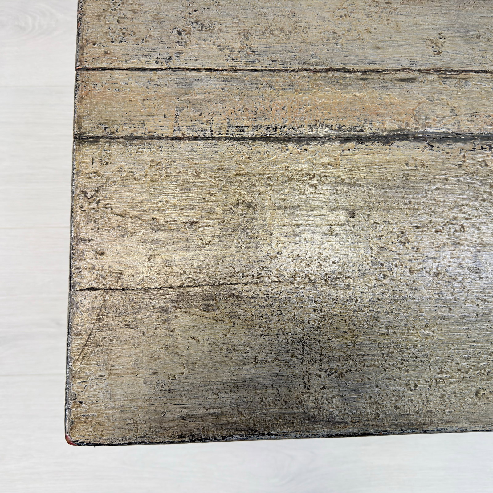 RUSTIC COFFEE TABLE - 8