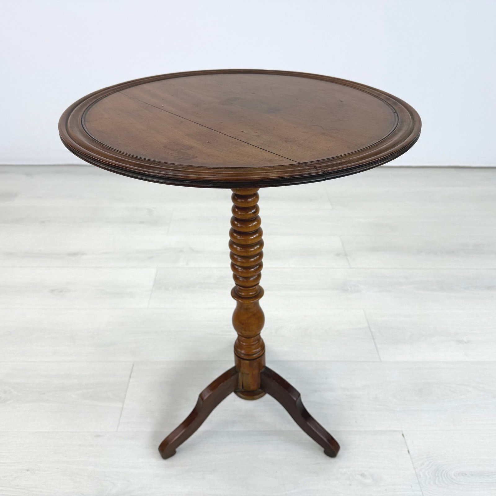 VICTORIAN TILT TOP SIDE TABLE (1 of 9)