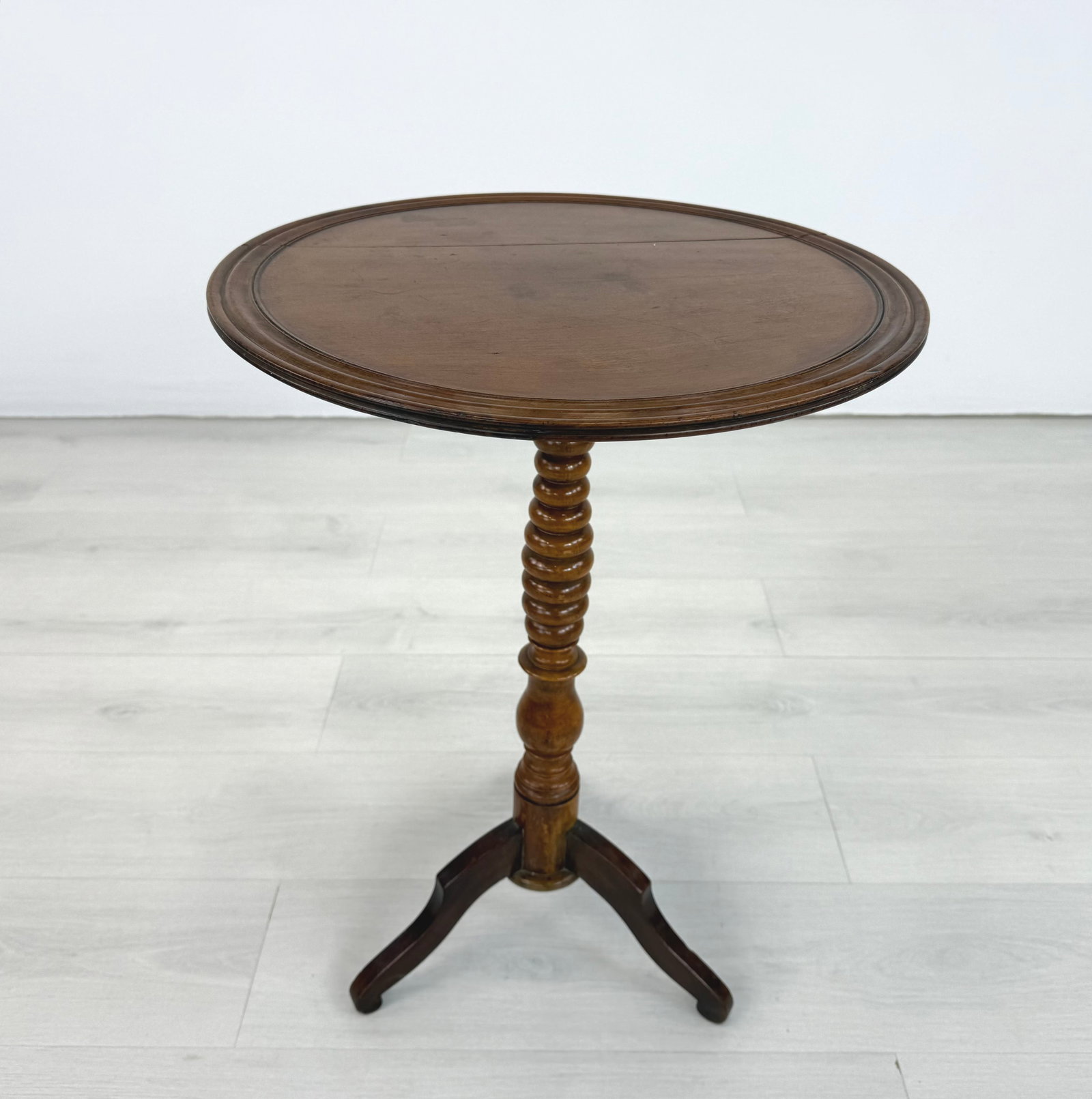VICTORIAN TILT TOP SIDE TABLE - 3