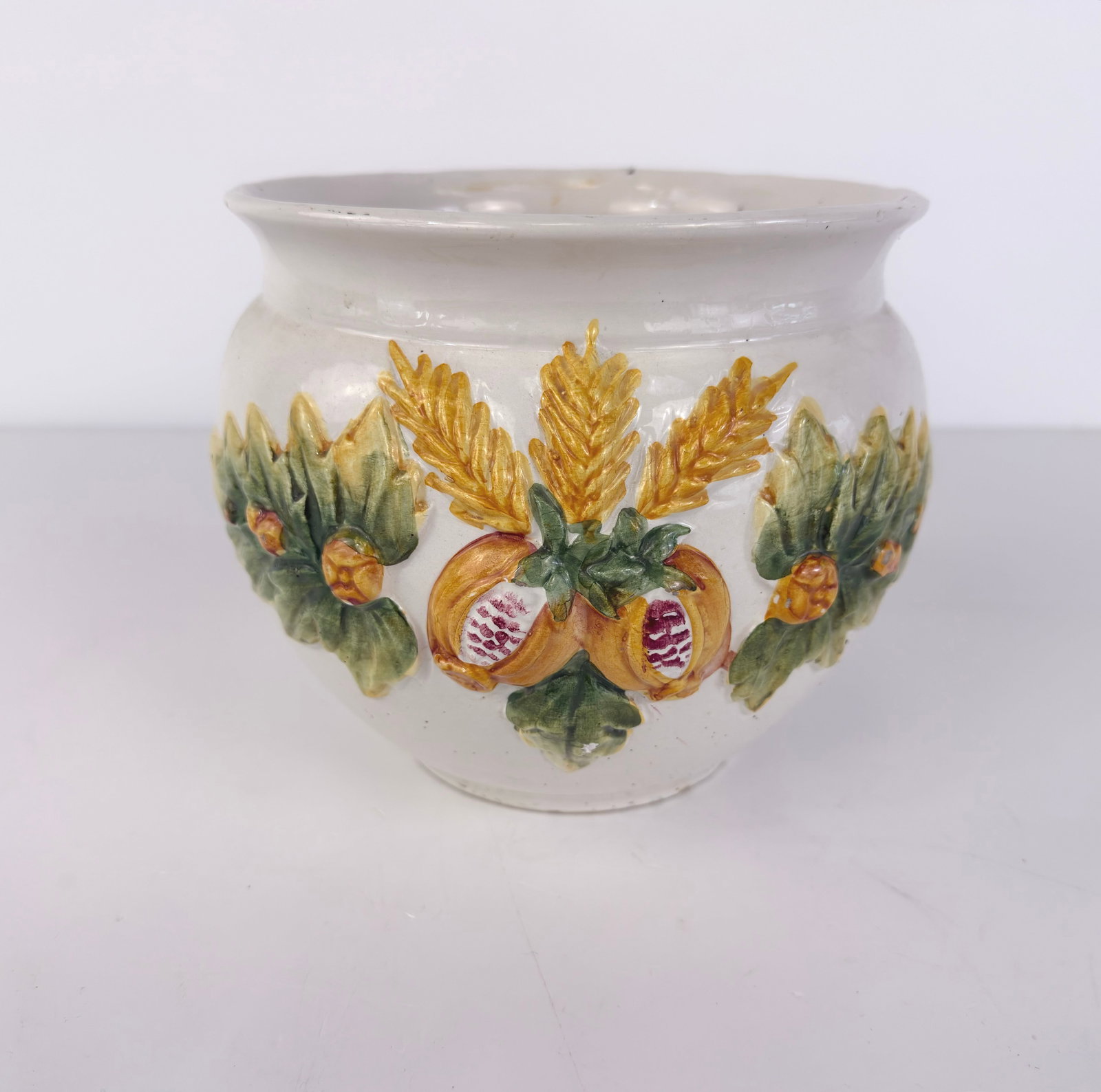 VINTAGE CERAMIC POT: Dimensions: H 7.7” x W 8.3”. Vintage hand-painted ceramic pot.