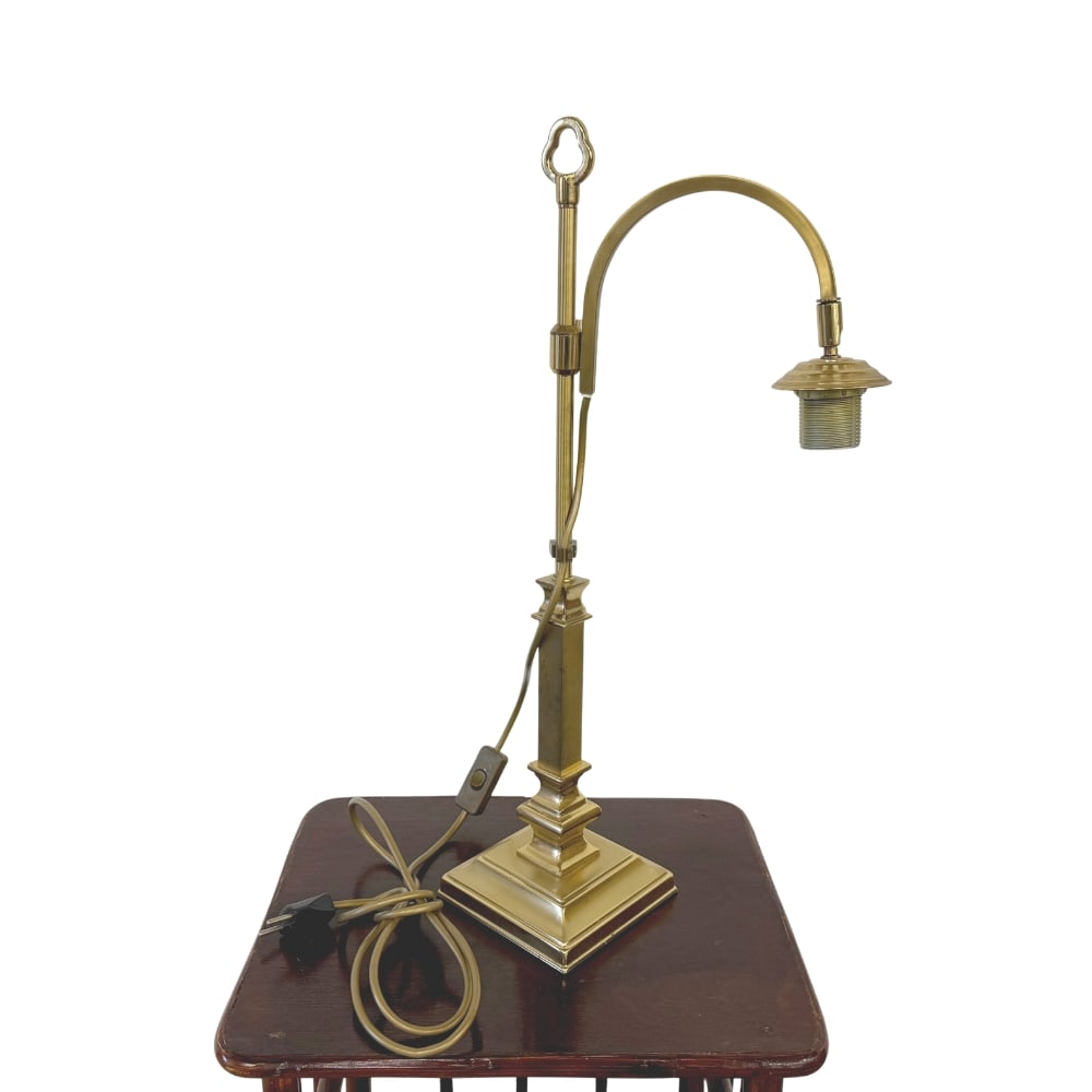 BRASS TABLE LAMP (1 of 6)