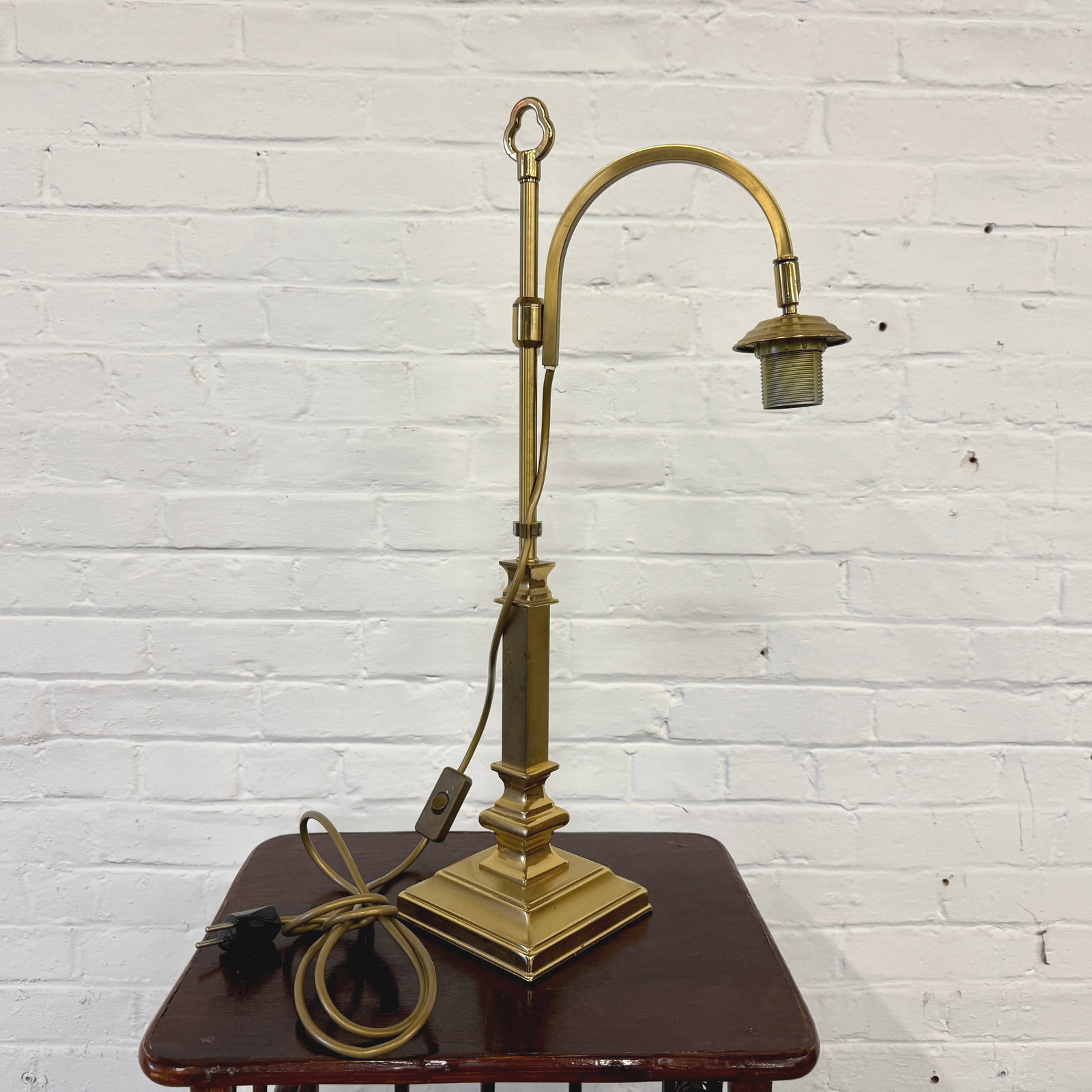 BRASS TABLE LAMP - 2