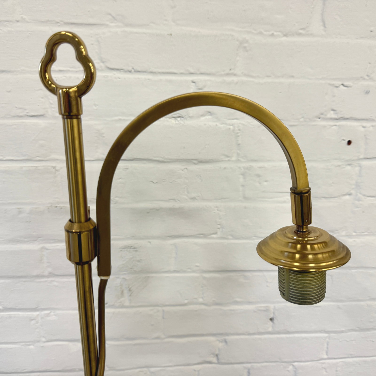 BRASS TABLE LAMP - 3
