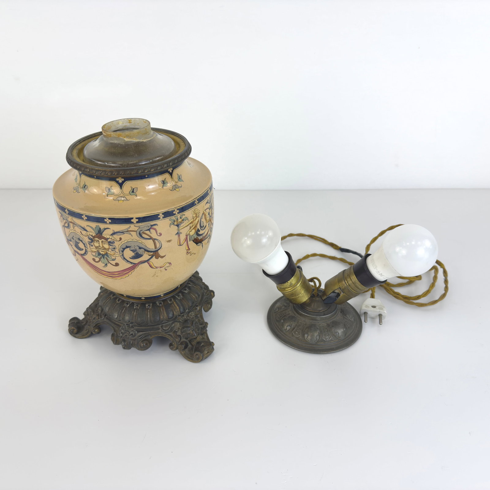 ANTIQUE CERAMIC TABLE LAMP - 5