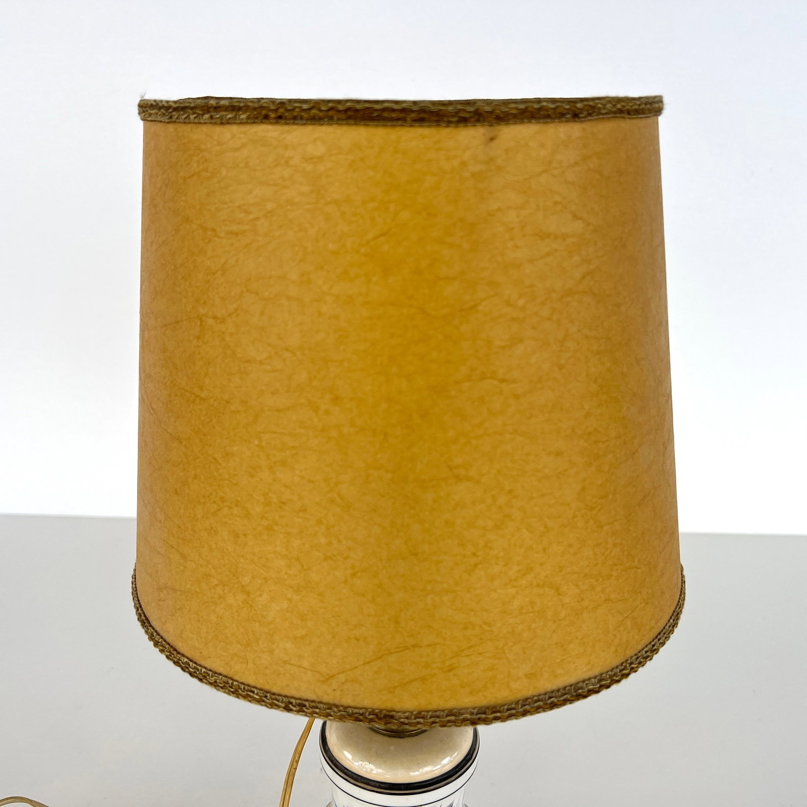 CERAMIC TABLE LAMP - 2