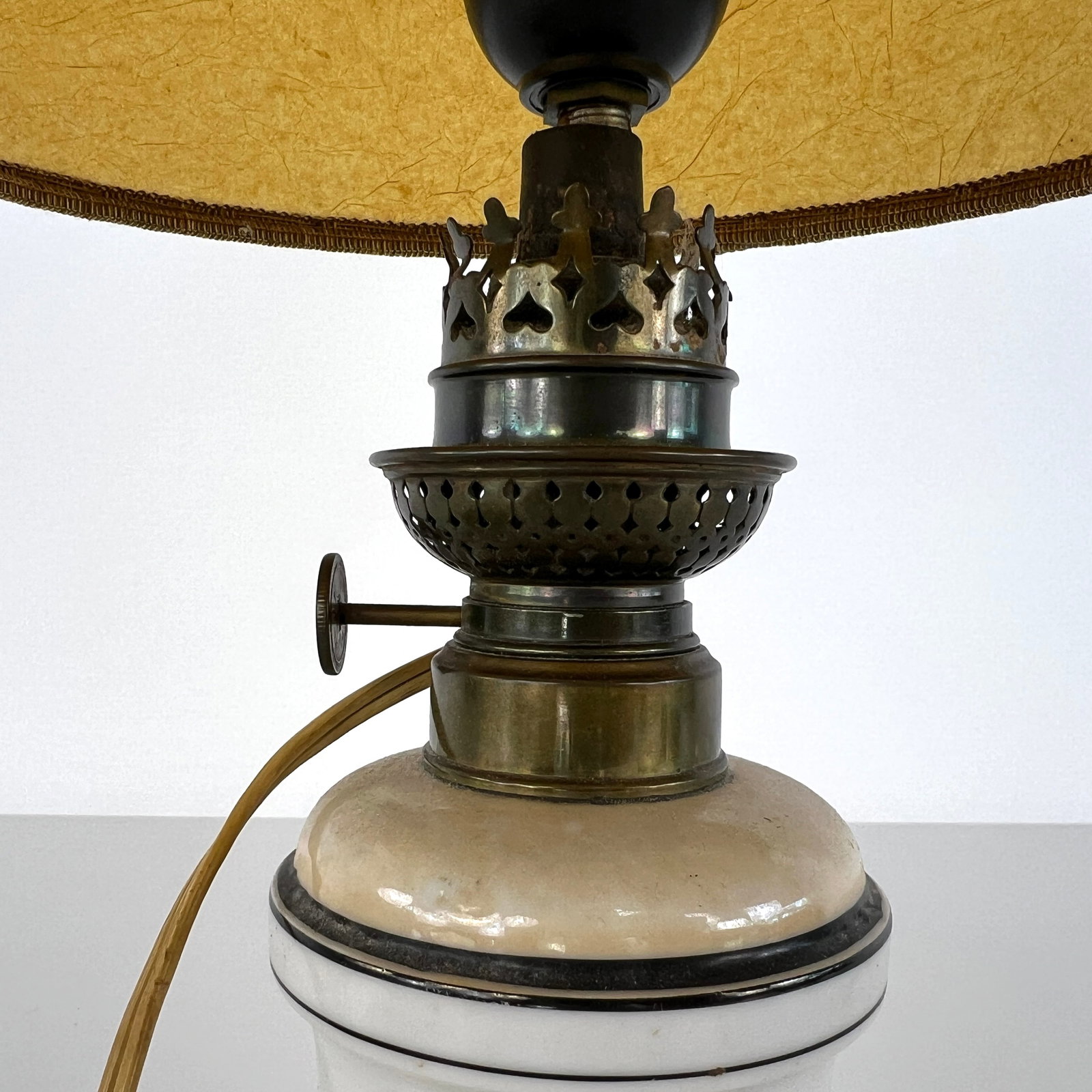 CERAMIC TABLE LAMP - 3