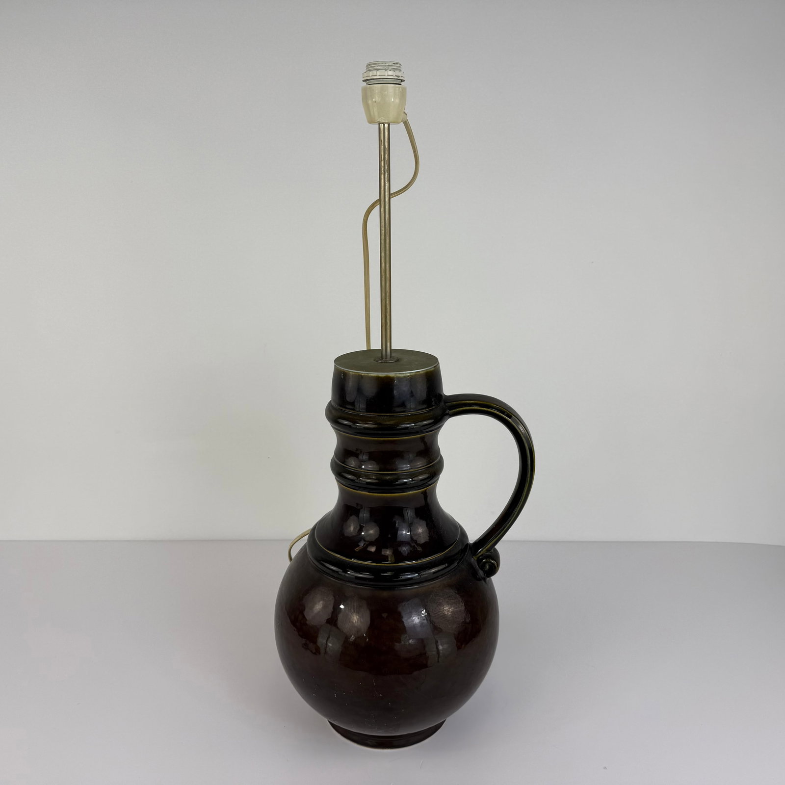 FRENCH CERAMIC TABLE LAMP - 4