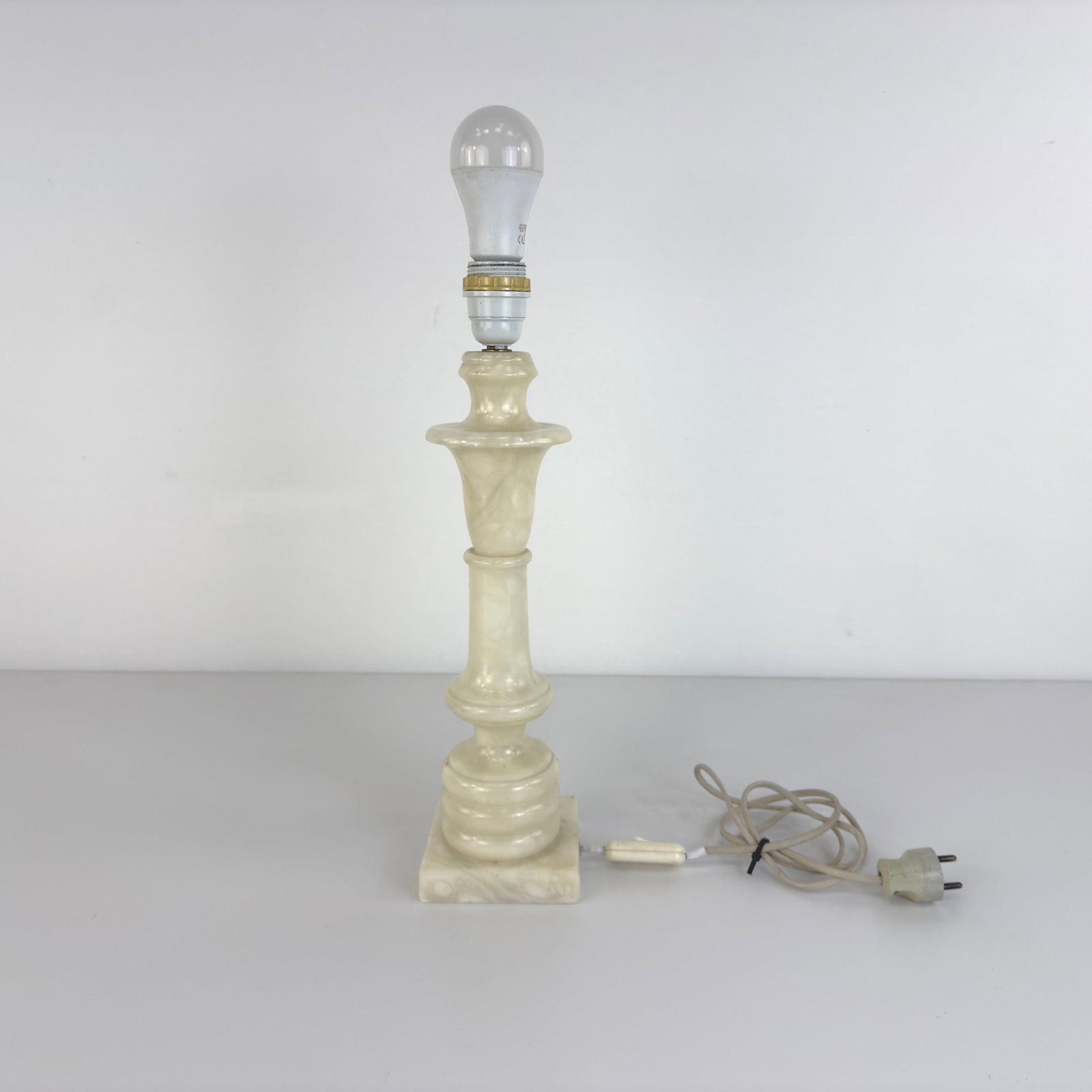 ALABASTER TABLE LAMP - 3