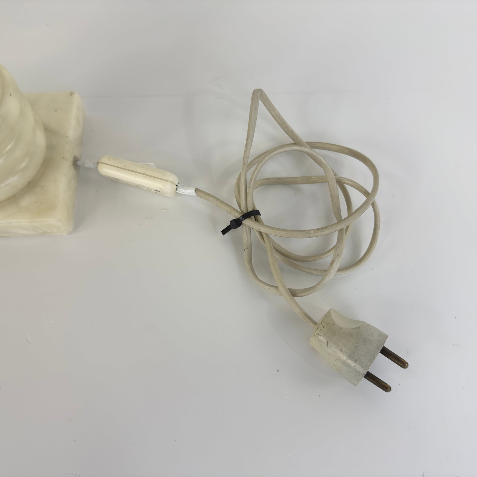 ALABASTER TABLE LAMP - 7