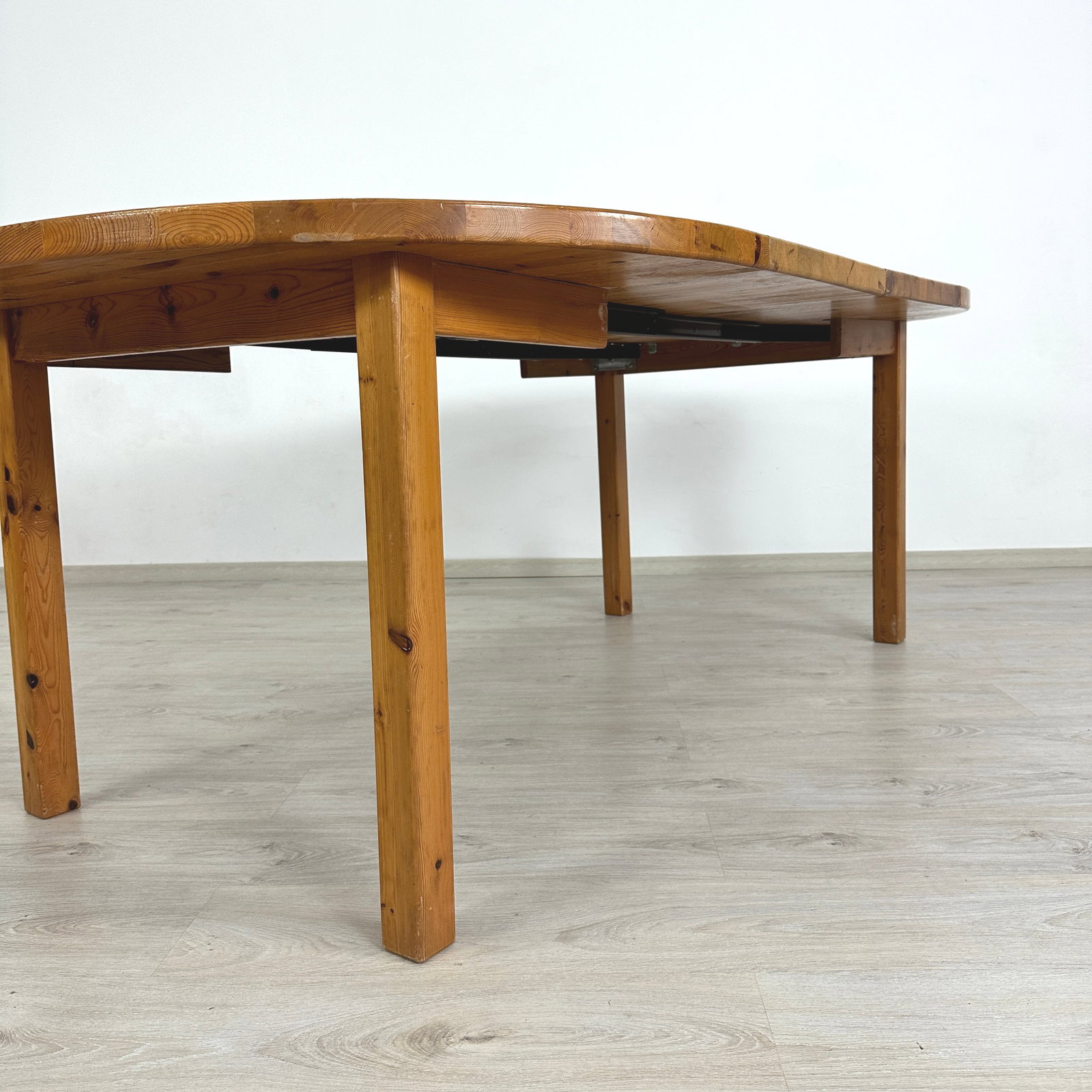 EXTENDABLE DANISH PINE DINING TABLE - 10
