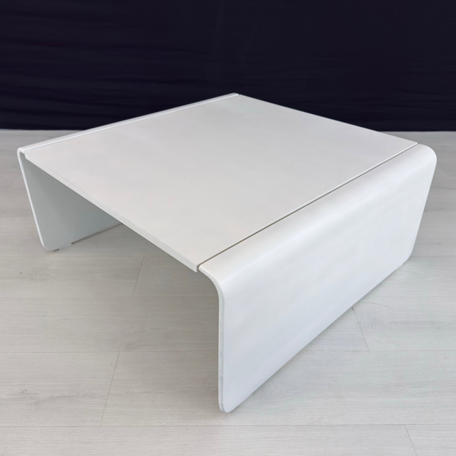 LUIGI COLANI COFFEE TABLE: Dimensions: H 14” x W 31.5” x D 31.5”. Italian Space Age Orbis coffee table designed by Luigi Colani for Cor, 1970s.