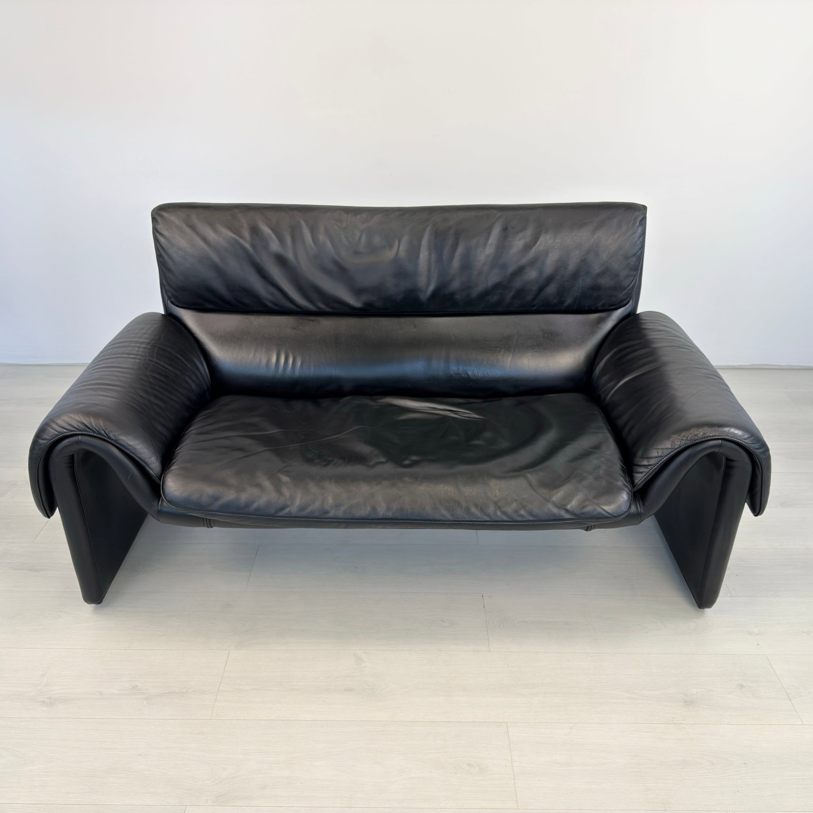 DE SEDE DS 2011 LEATHER SOFA - 3