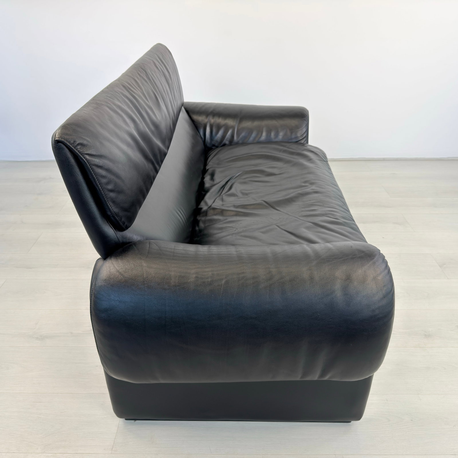 DE SEDE DS 2011 LEATHER SOFA - 6