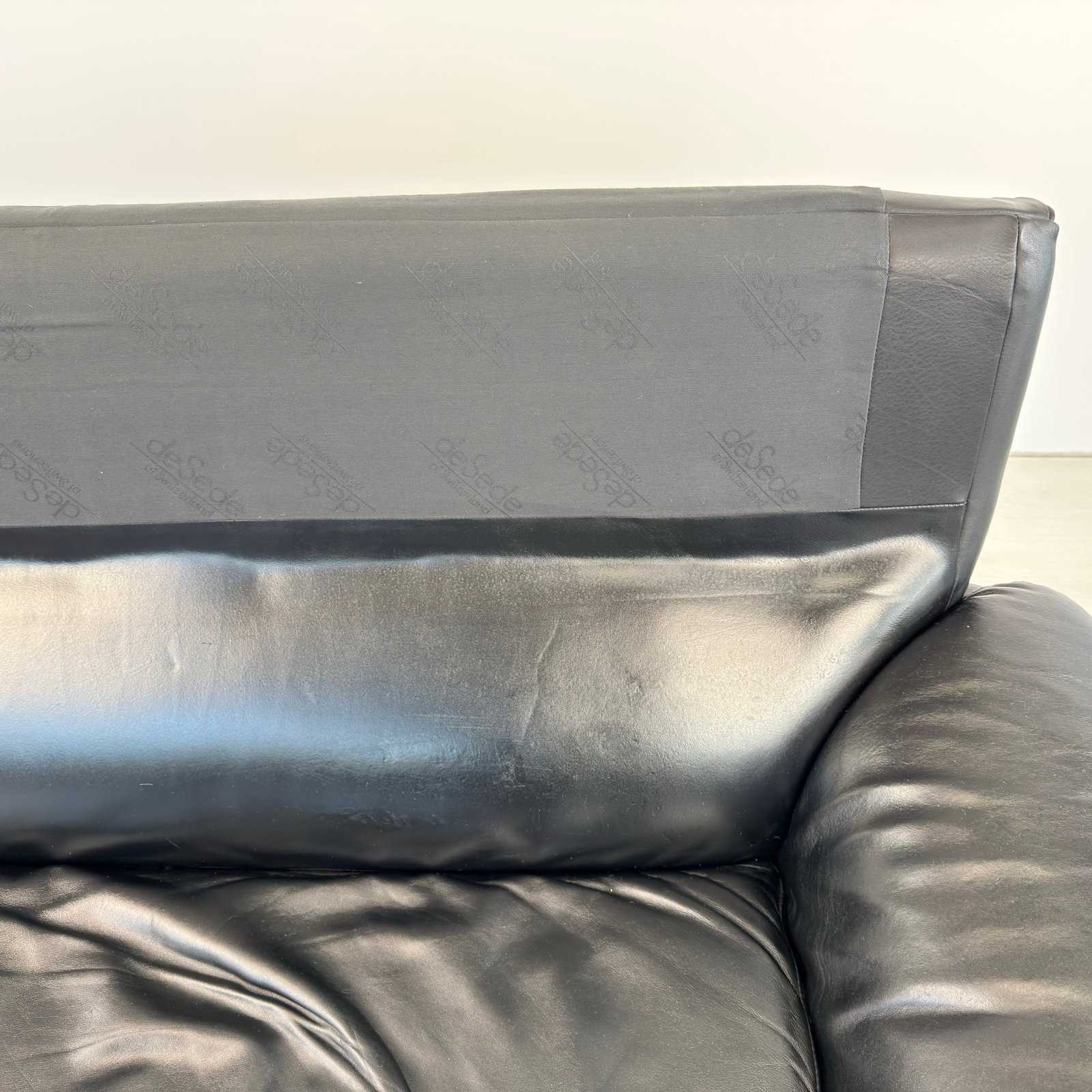 DE SEDE DS 2011 LEATHER SOFA - 9