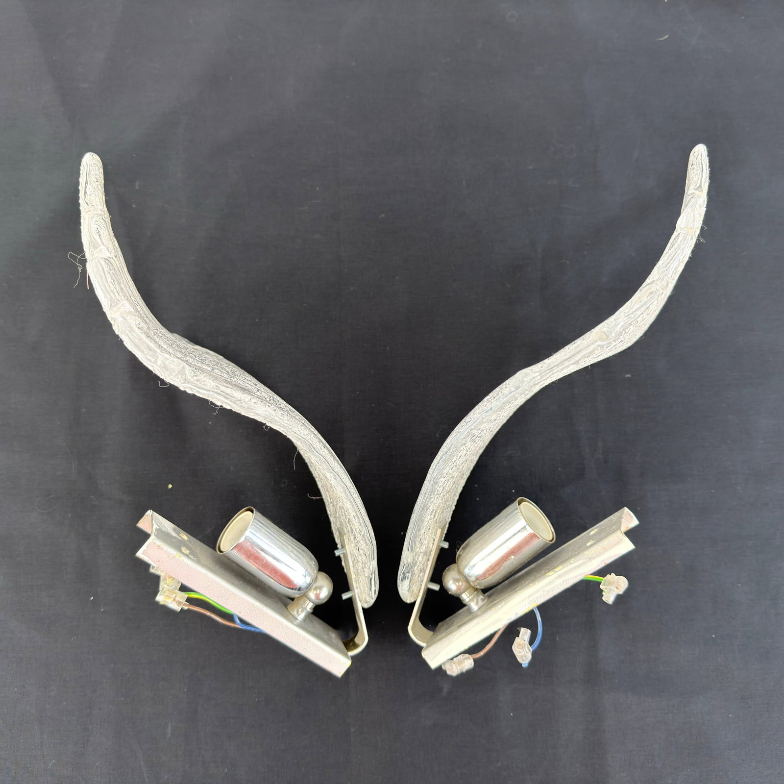 MURANO WALL SCONCES, A PAIR - 9
