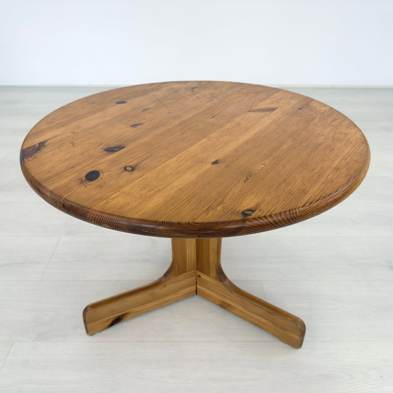 PINE COFFEE TABLE ATTR RAINER DAUMILLER - 5