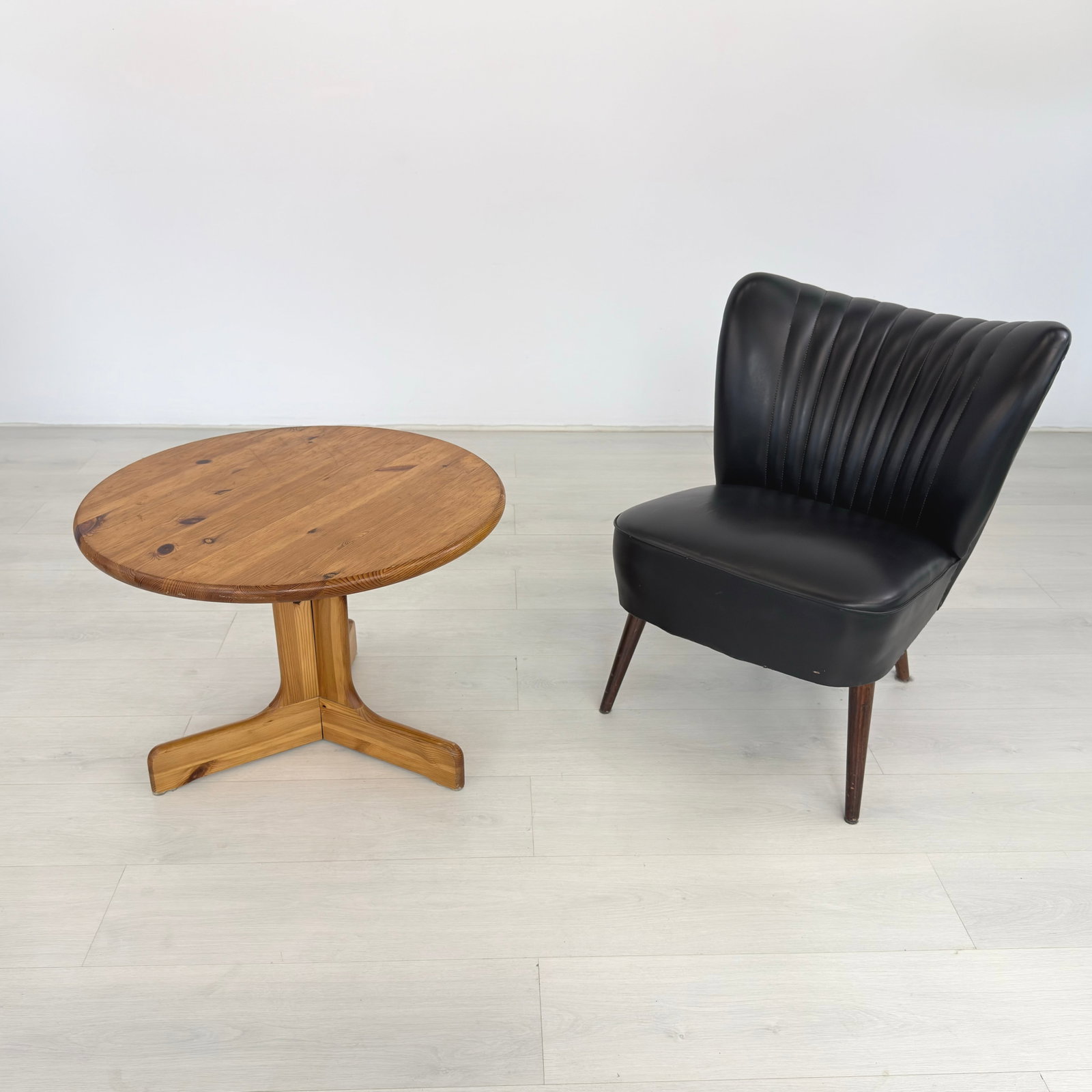 PINE COFFEE TABLE ATTR RAINER DAUMILLER - 9