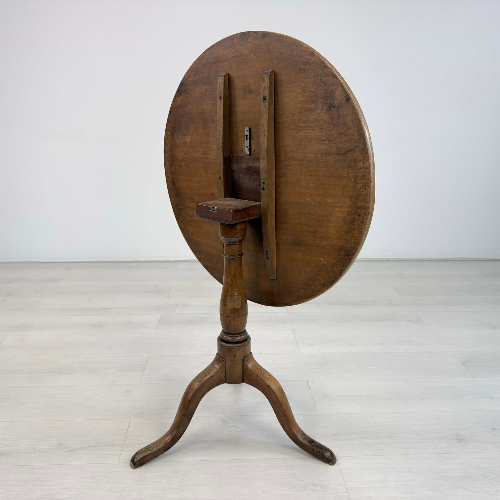 ANTIQUE TILT TOP BREAKFAST TABLE - 4