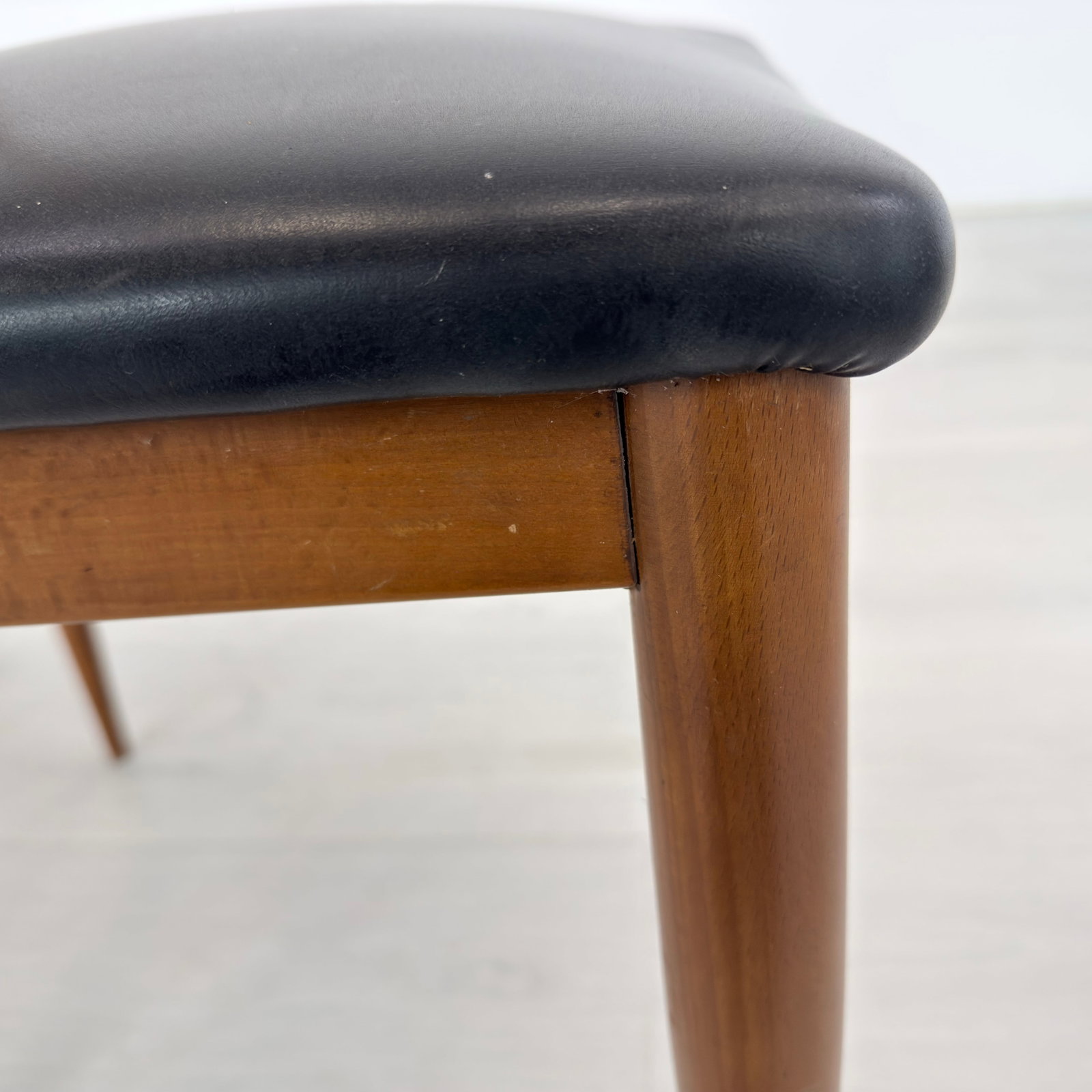 HARRY ØSTERGAARD DINING CHAIRS, A PAIR - 7