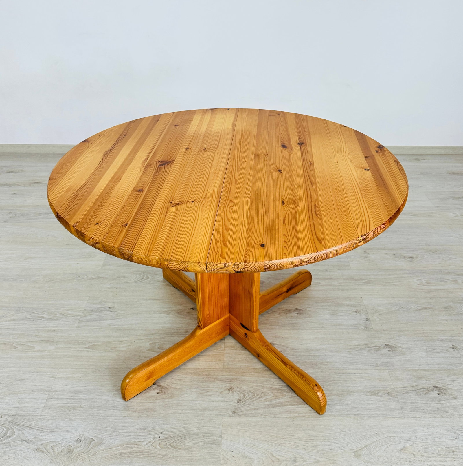 RAINER DAUMILLER EXTENDABLE DINING TABLE - 2