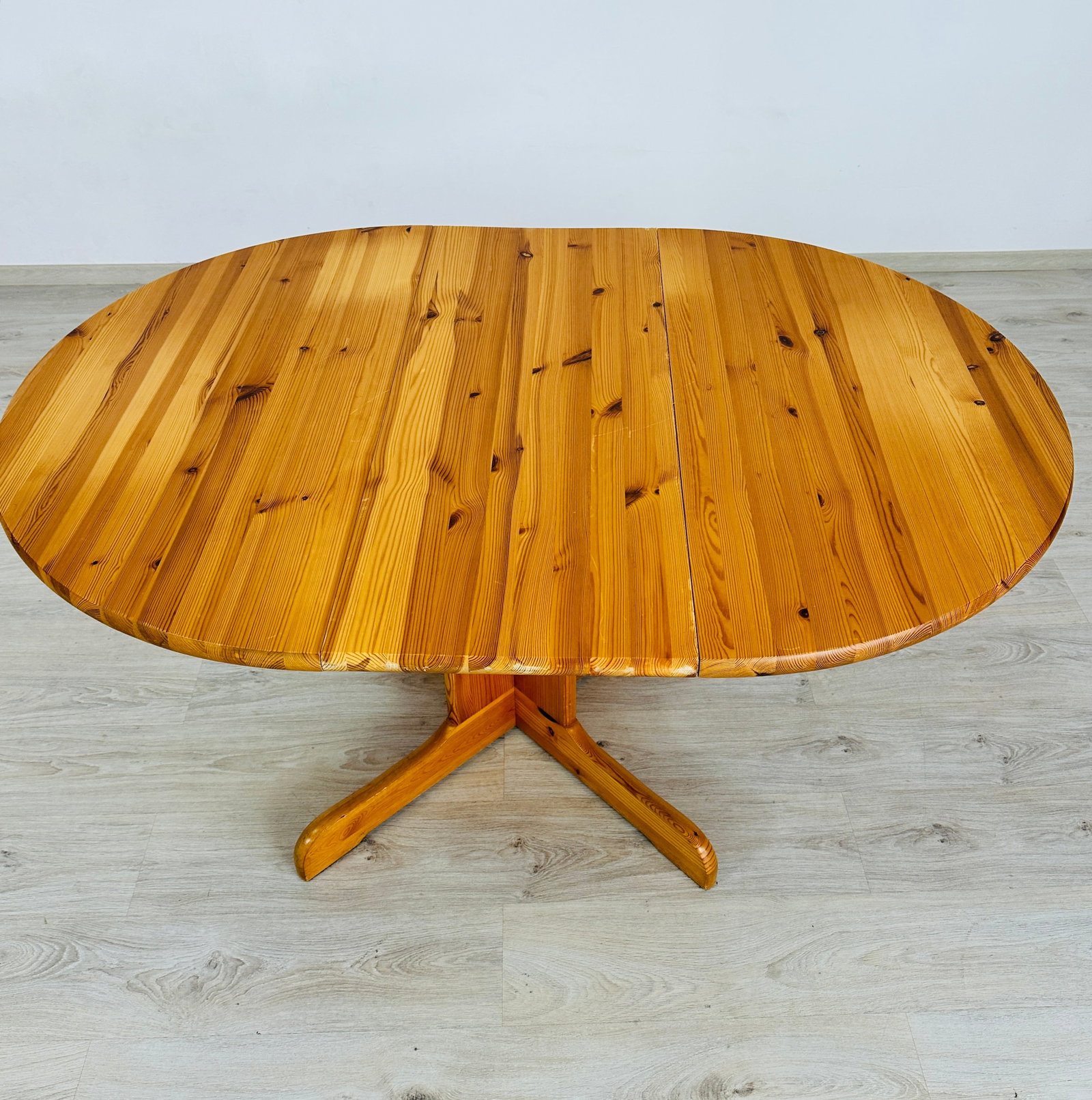 RAINER DAUMILLER EXTENDABLE DINING TABLE - 4