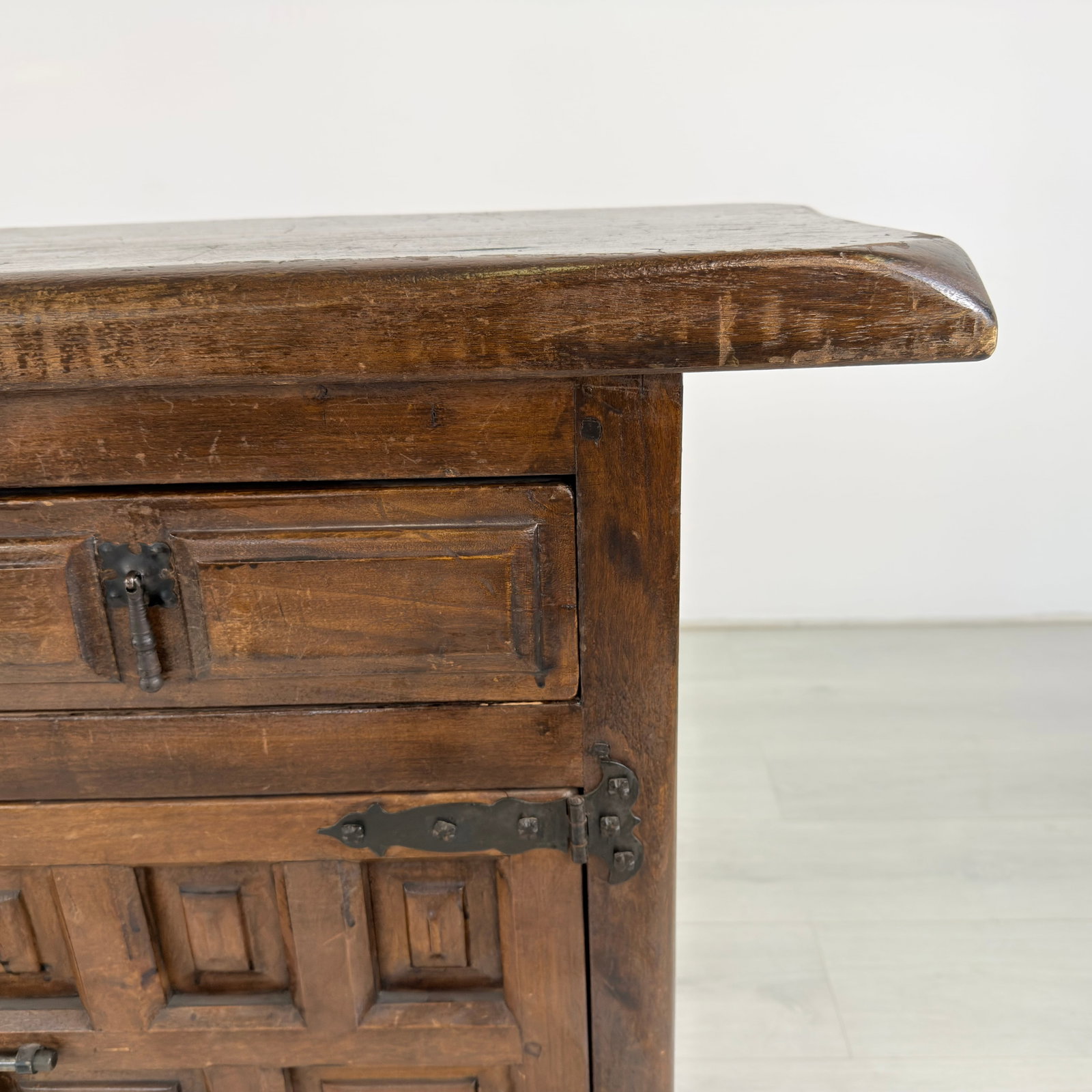 SPANISH BRUTALIST SIDEBOARD - 9